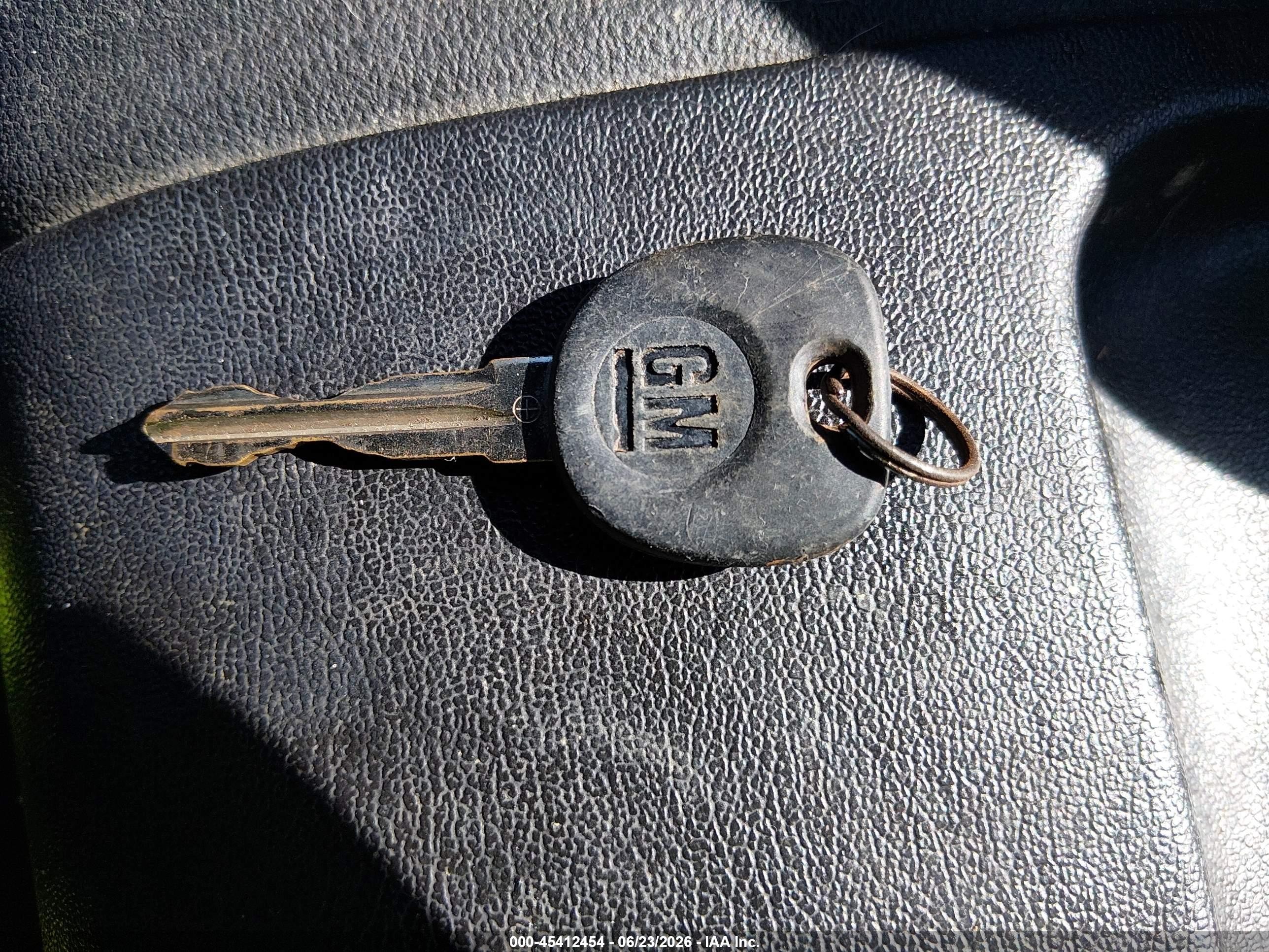 2008 Pontiac Solstice Silver vin: 1G2MB35B98Y100560