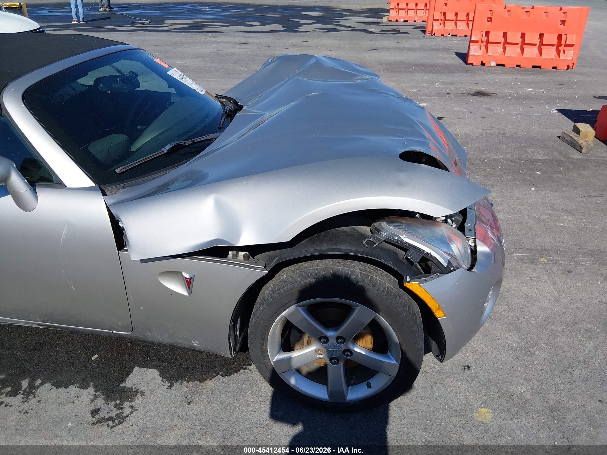 2008 Pontiac Solstice Silver vin: 1G2MB35B98Y100560