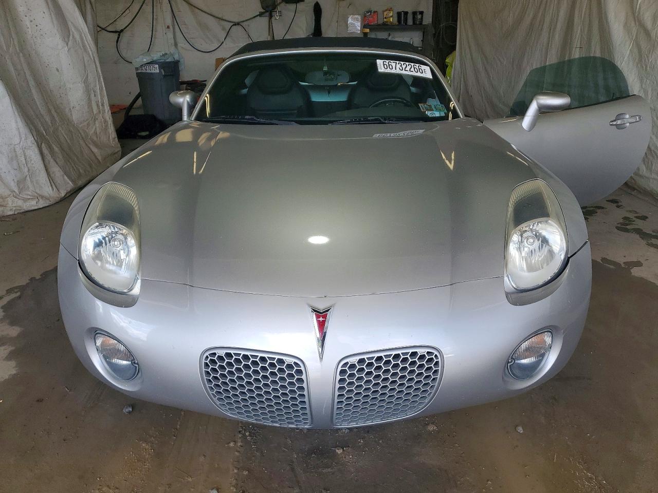 2007 Pontiac Solstice Silver vin: 1G2MB35BX7Y125224