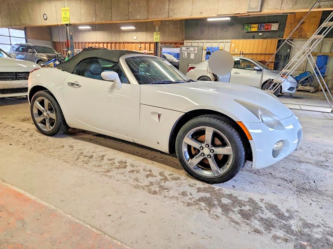 2007 Pontiac Solstice White vin: 1G2MB35BX7Y129564
