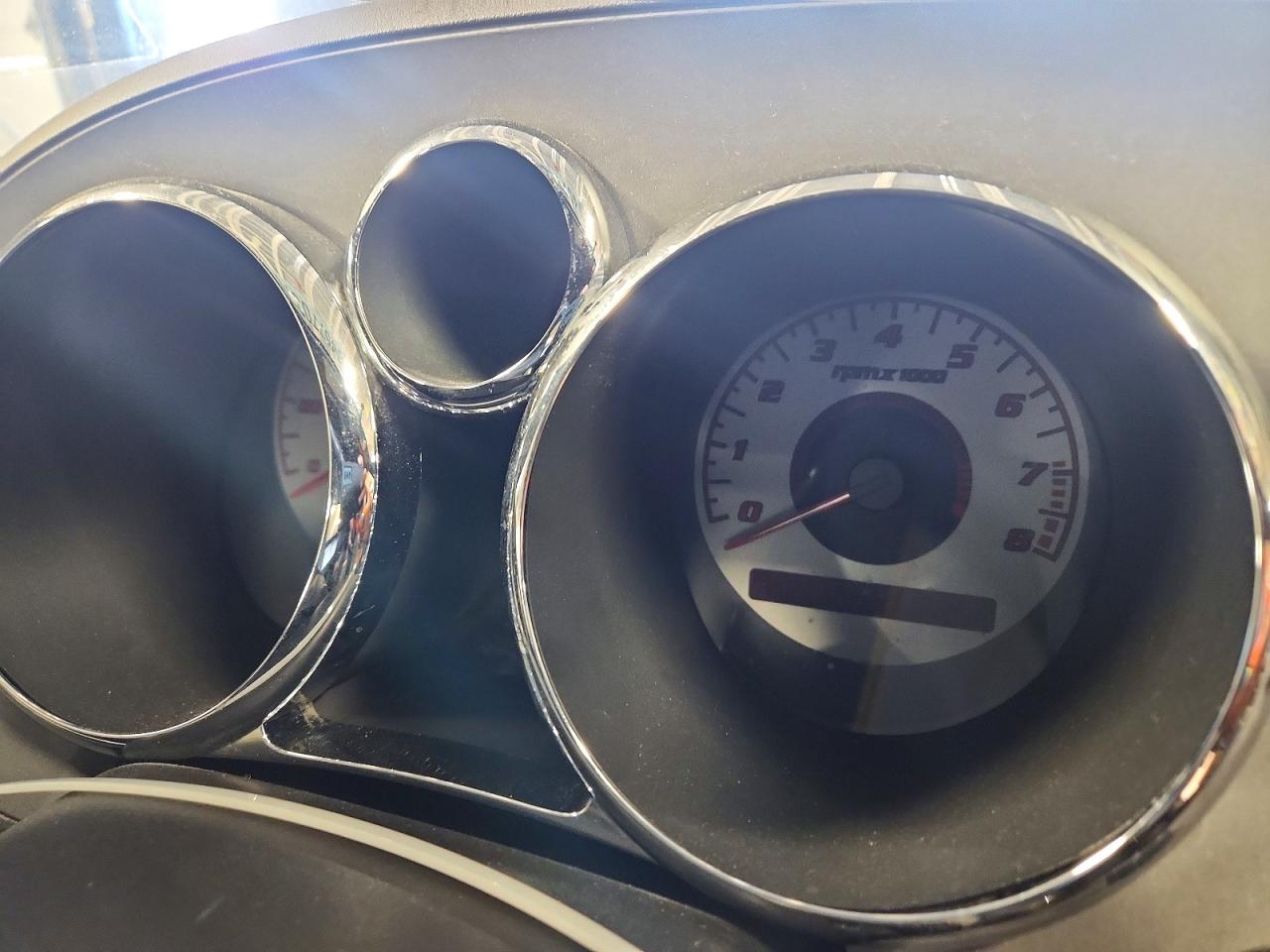 2007 Pontiac Solstice White vin: 1G2MB35BX7Y129564