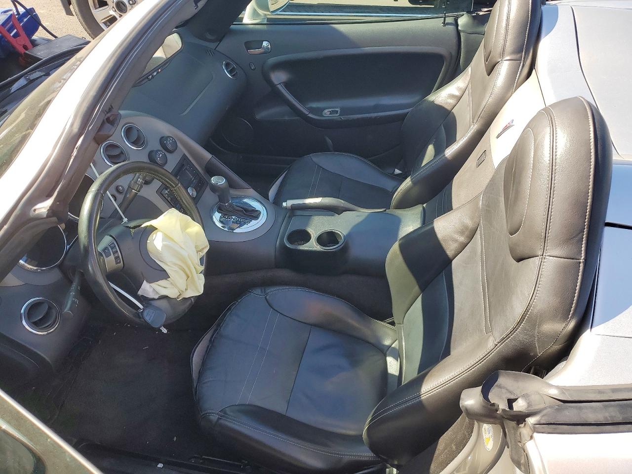 2008 Pontiac Solstice Silver vin: 1G2MC35B38Y129050