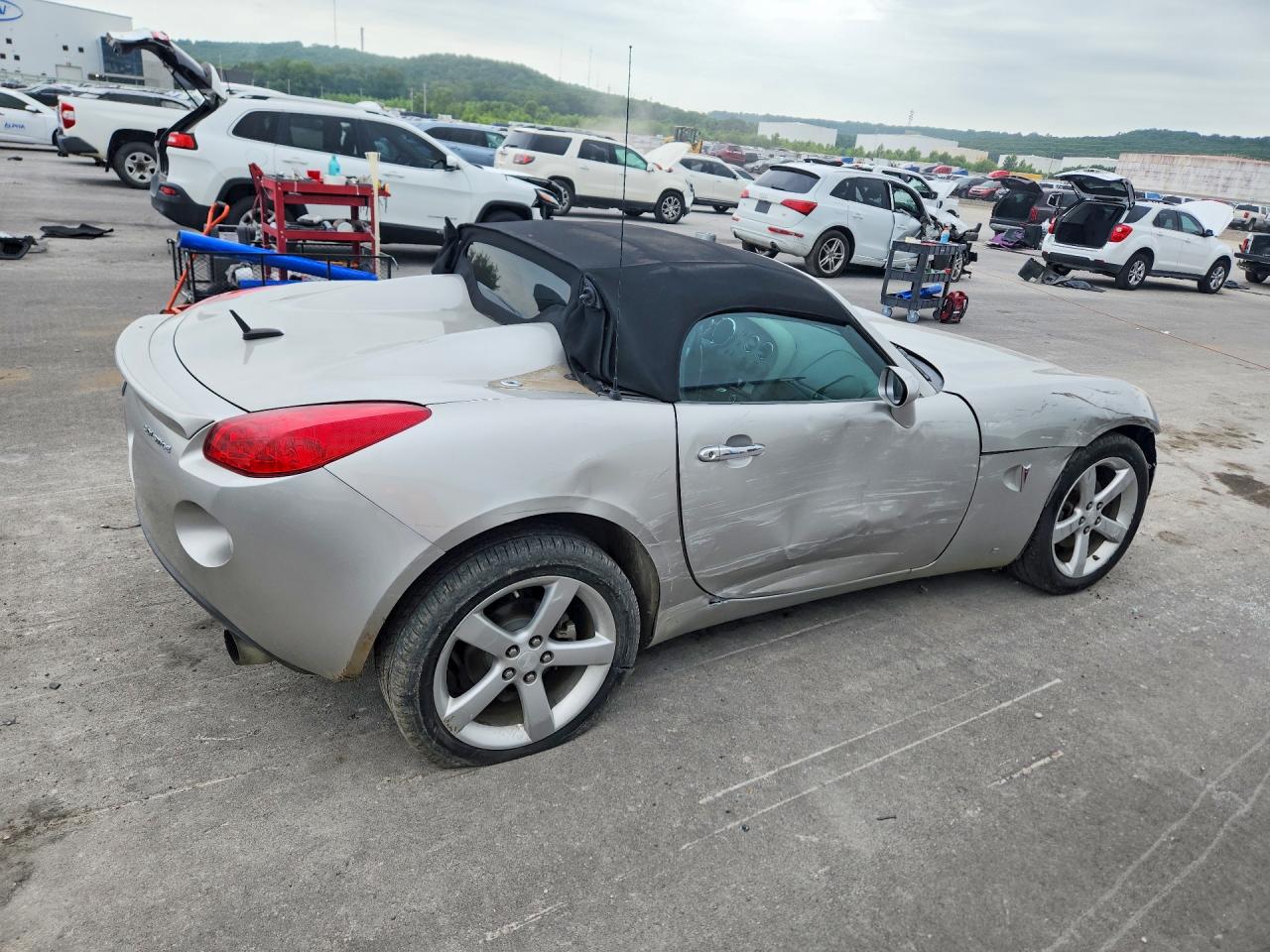 2008 Pontiac Solstice Silver vin: 1G2MC35B68Y110864