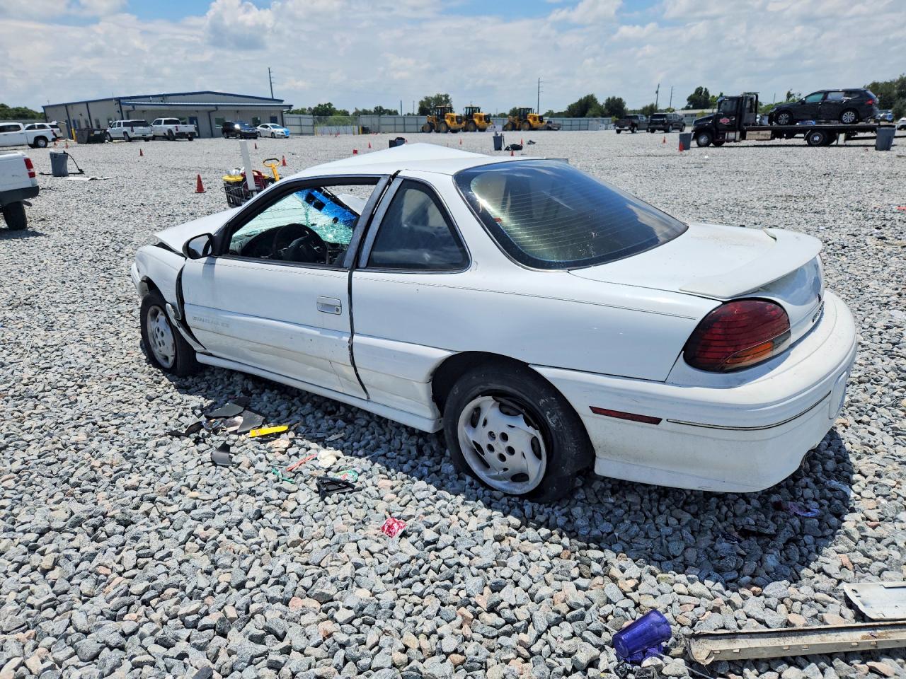 1998 Pontiac Grand Am Se White vin: 1G2NE12M1WC712493