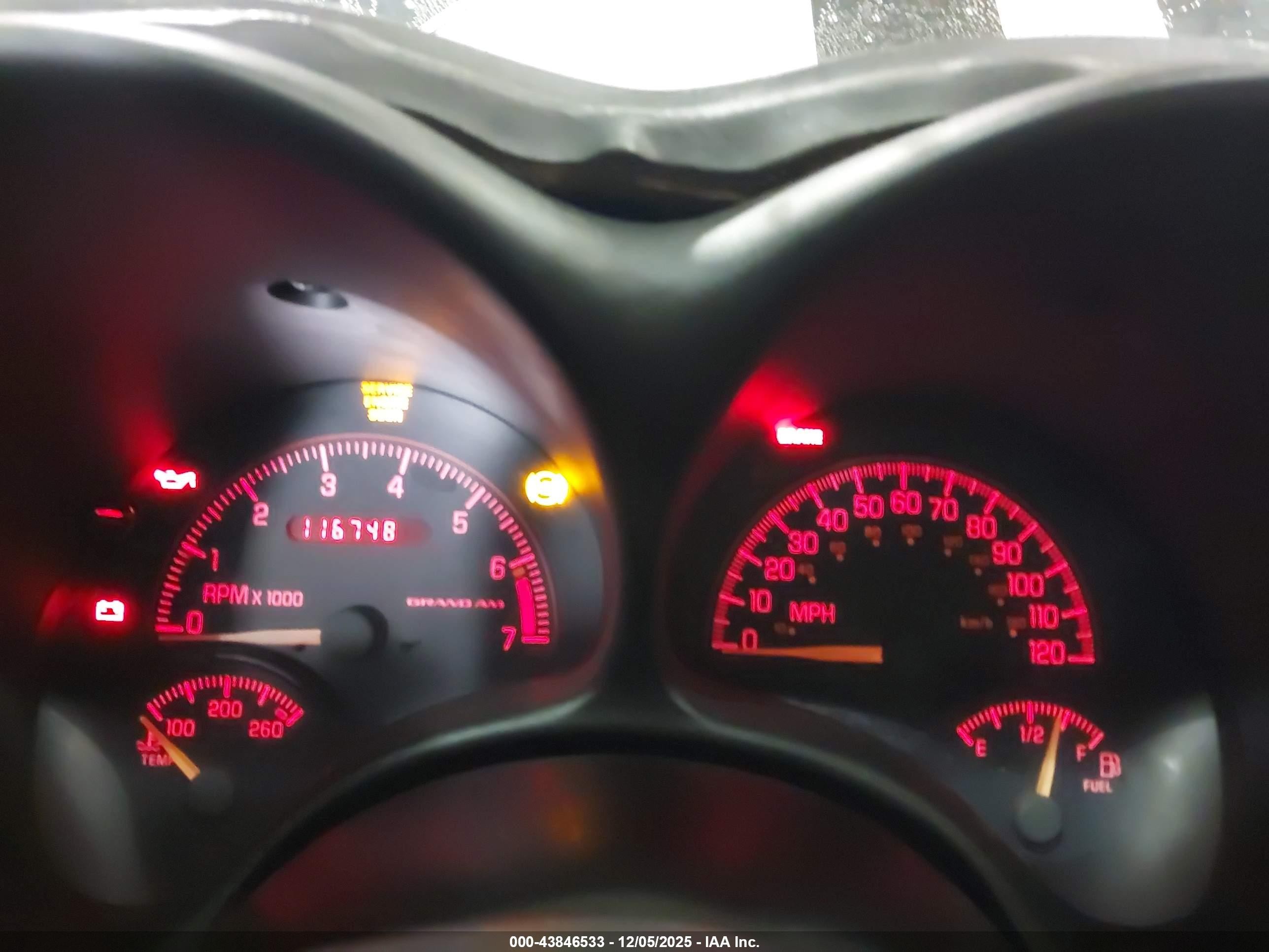 2004 Pontiac Grand Am Se White vin: 1G2NE52F74C123051