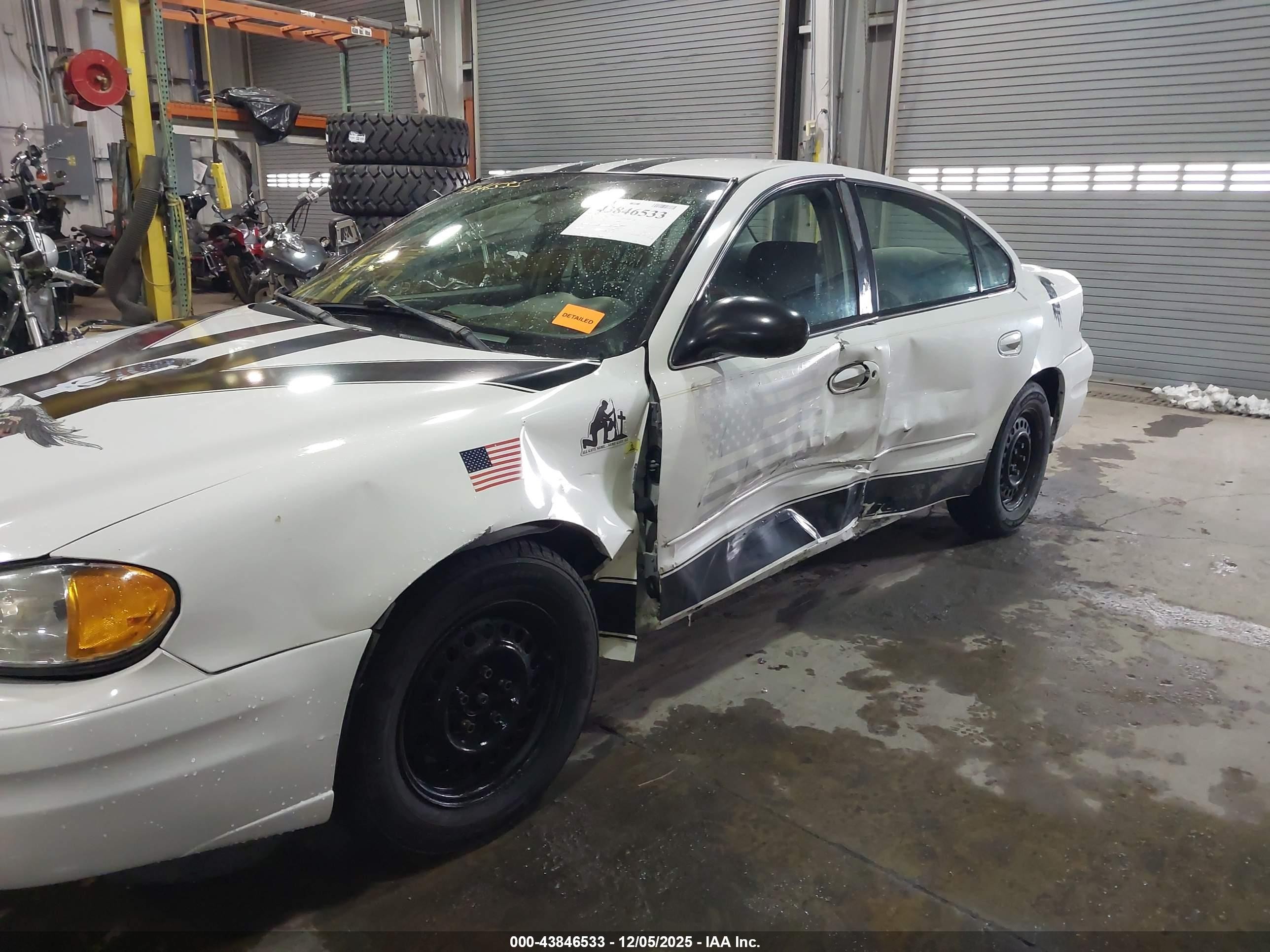 2004 Pontiac Grand Am Se White vin: 1G2NE52F74C123051