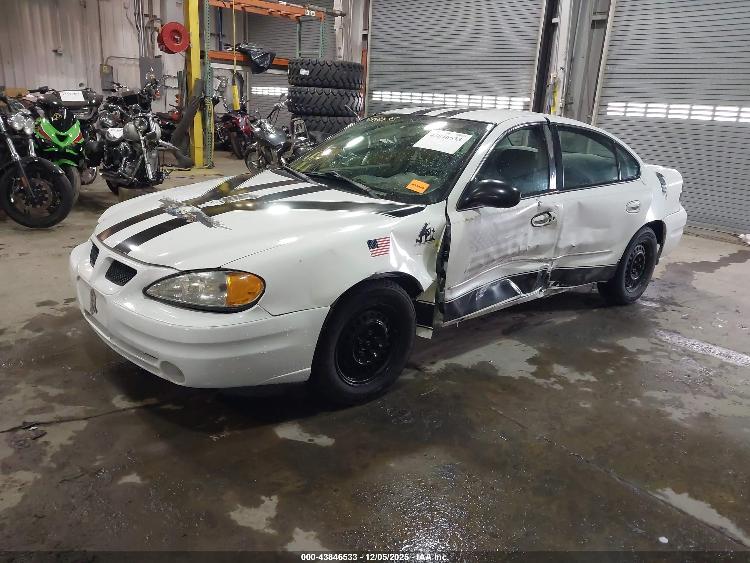 2004 Pontiac Grand Am Se White vin: 1G2NE52F74C123051