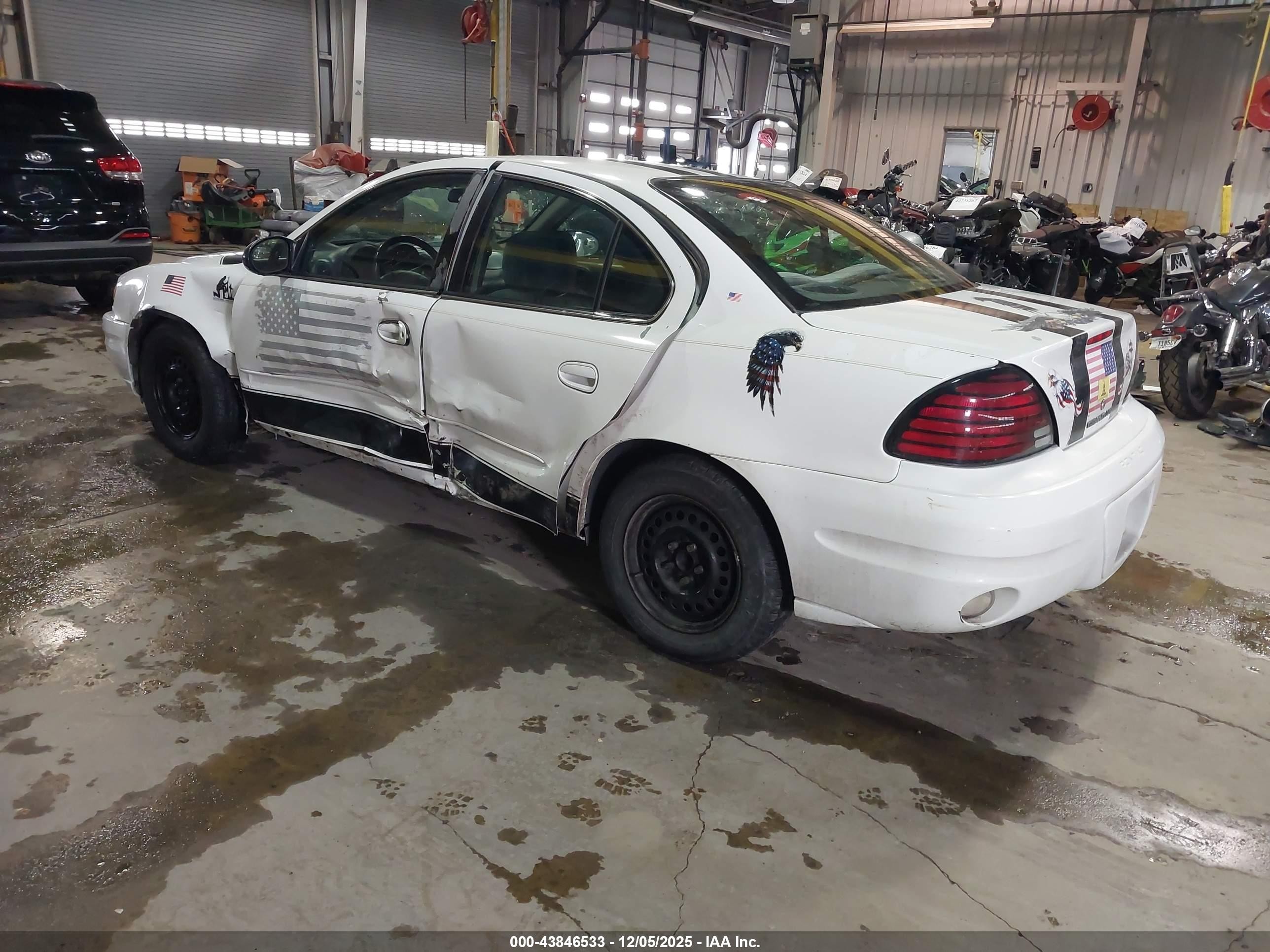2004 Pontiac Grand Am Se White vin: 1G2NE52F74C123051