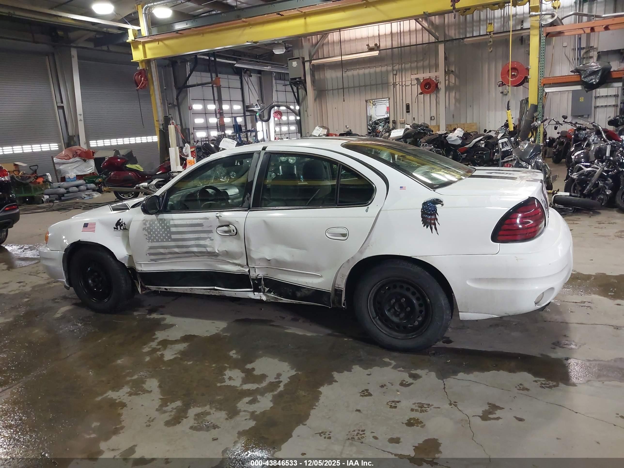 2004 Pontiac Grand Am Se White vin: 1G2NE52F74C123051