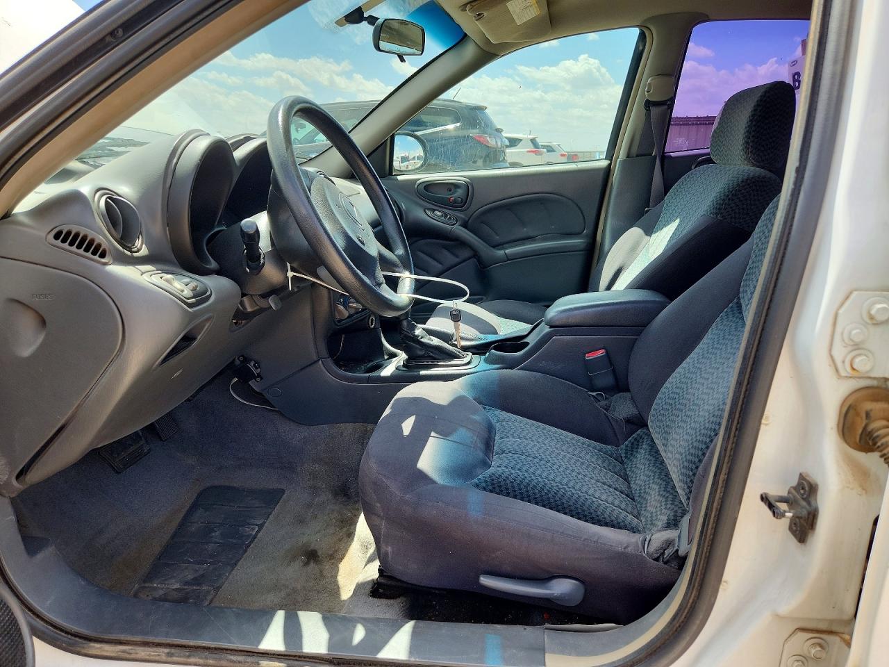 2004 Pontiac Grand Am Se White vin: 1G2NE52F94C163597