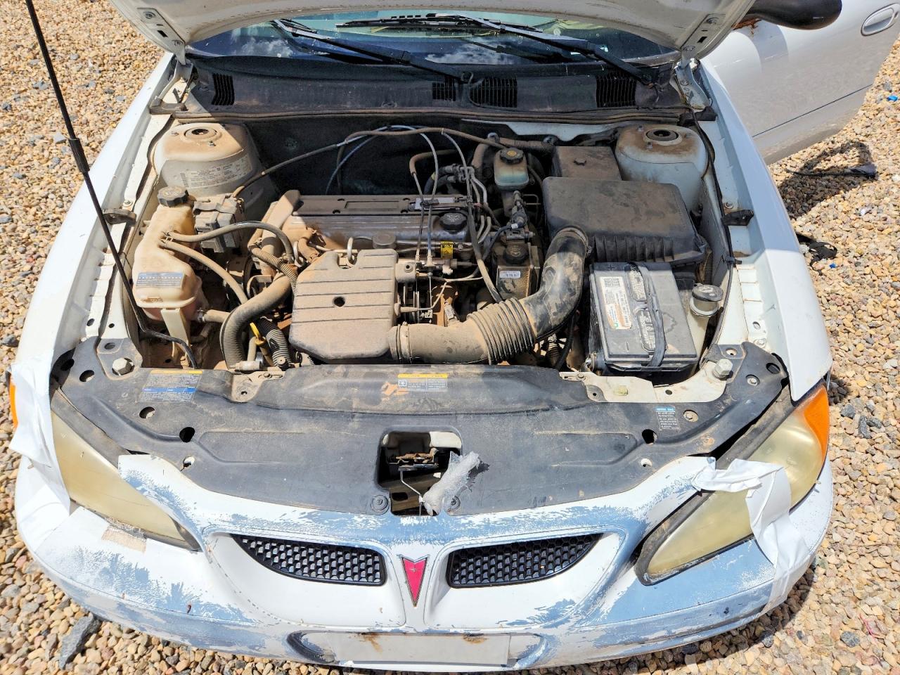 2004 Pontiac Grand Am Se White vin: 1G2NE52F94C163597