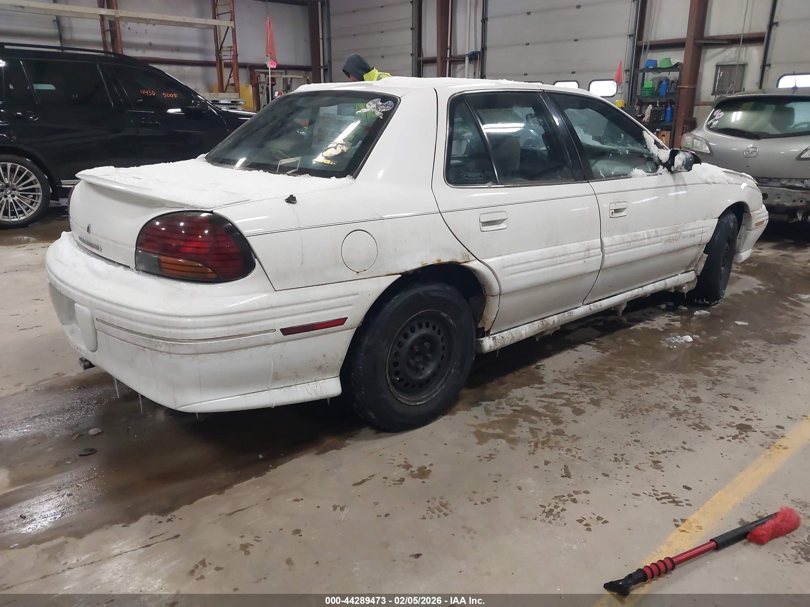 1997 Pontiac Grand Am Se White vin: 1G2NE52T4VC851790