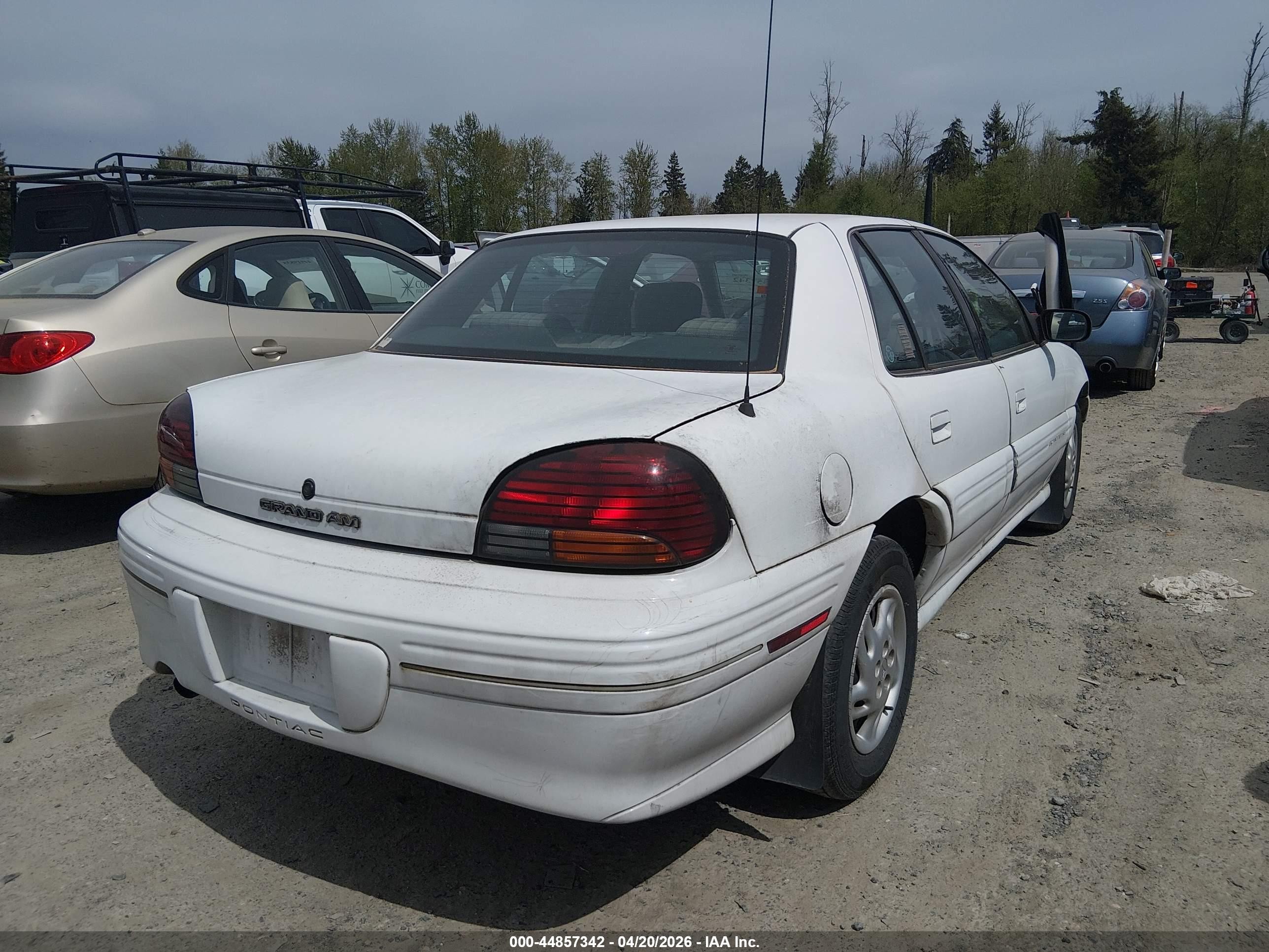 1997 Pontiac Grand Am Se Белый vin: 1G2NE52T6VM556801