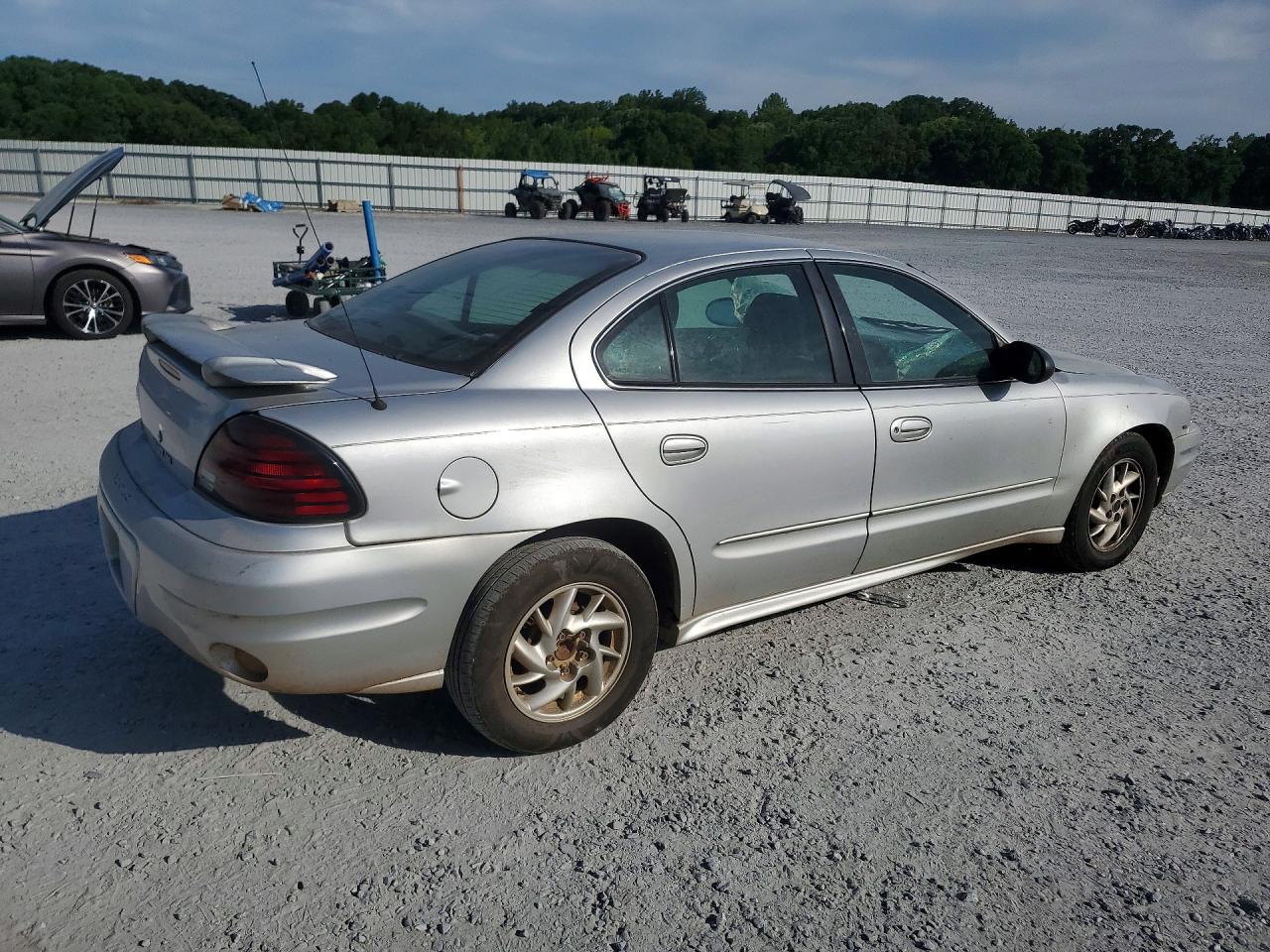 2004 Pontiac Grand Am Se1 Silver vin: 1G2NF52E04C240314