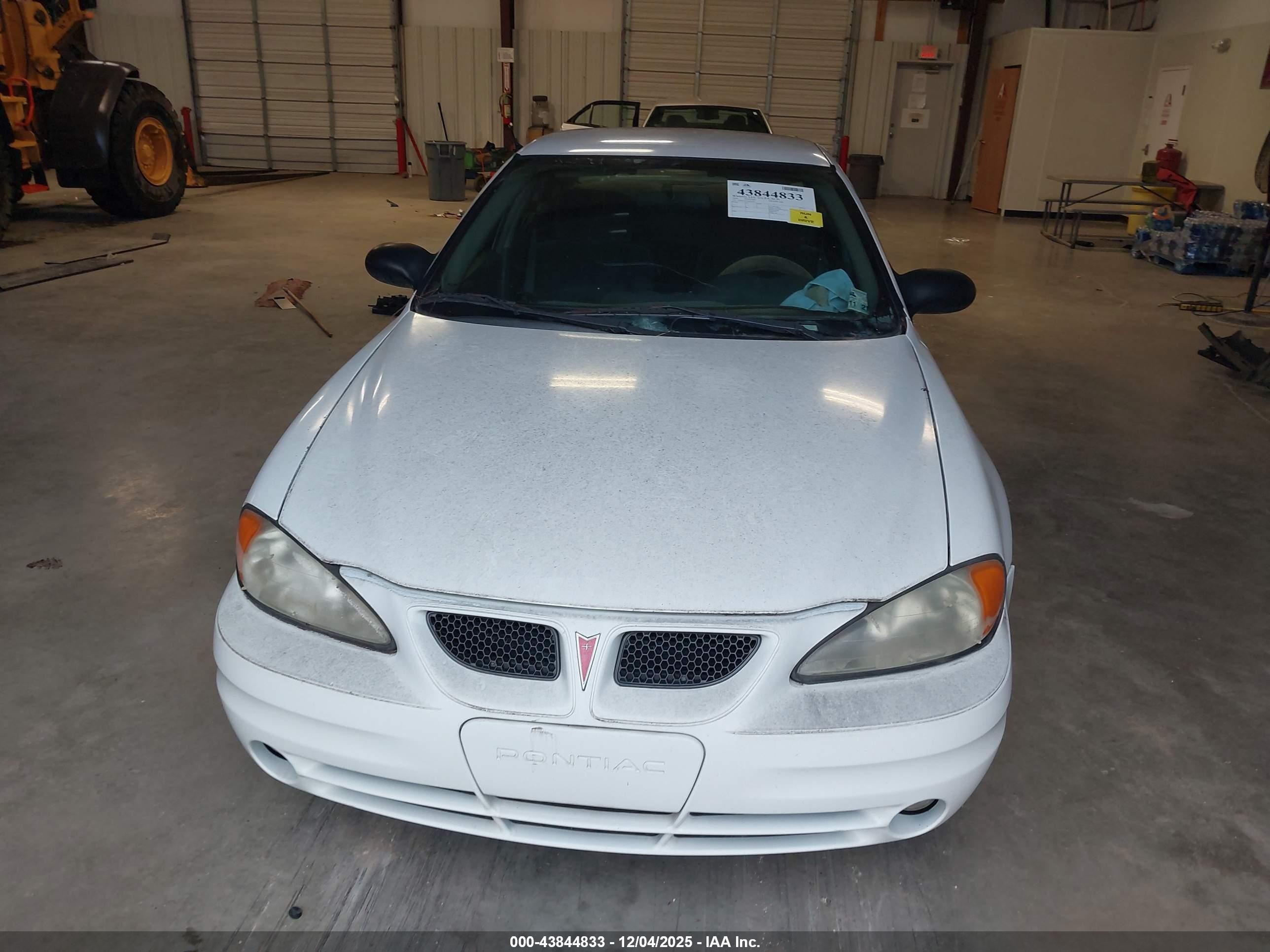 2004 Pontiac Grand Am Se1 White vin: 1G2NF52EX4C251417