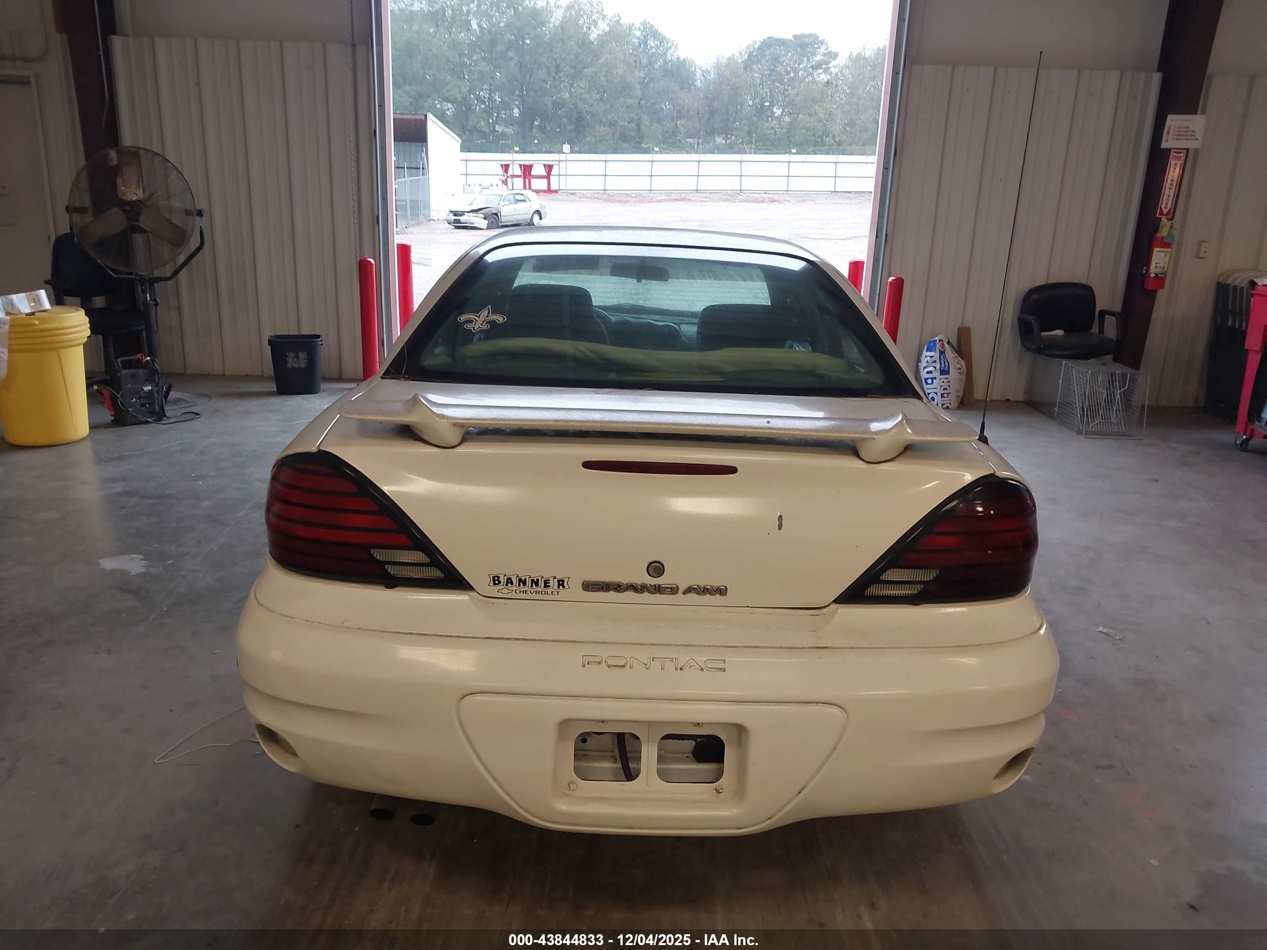 2004 Pontiac Grand Am Se1 White vin: 1G2NF52EX4C251417