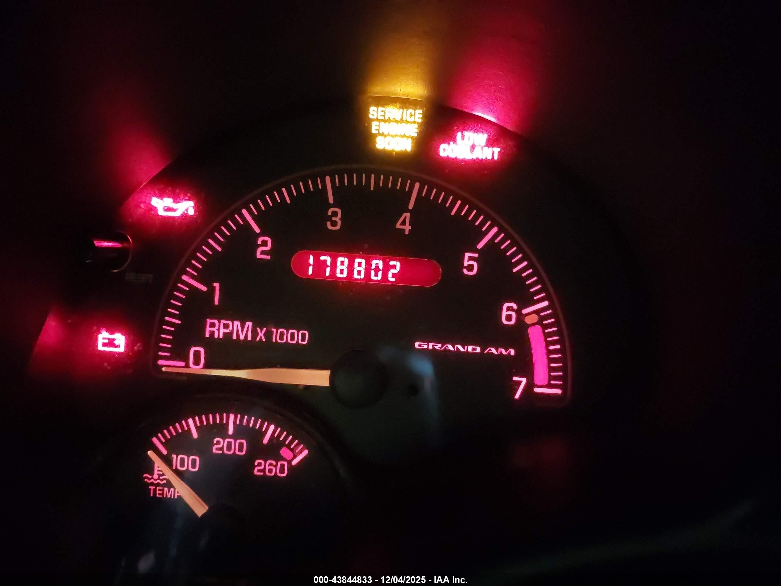 2004 Pontiac Grand Am Se1 White vin: 1G2NF52EX4C251417