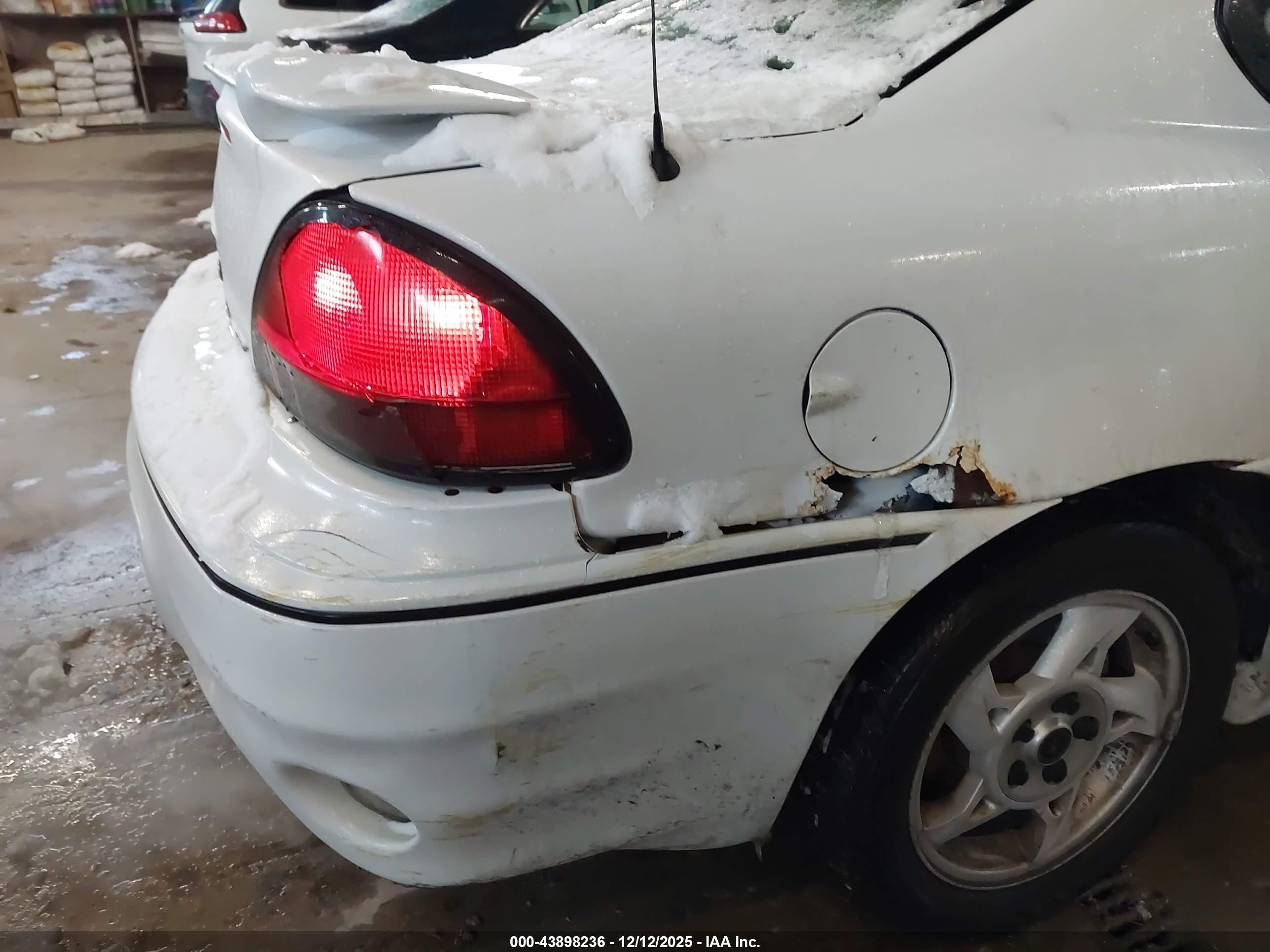 2004 Pontiac Grand Am Gt White vin: 1G2NW12E44M625555
