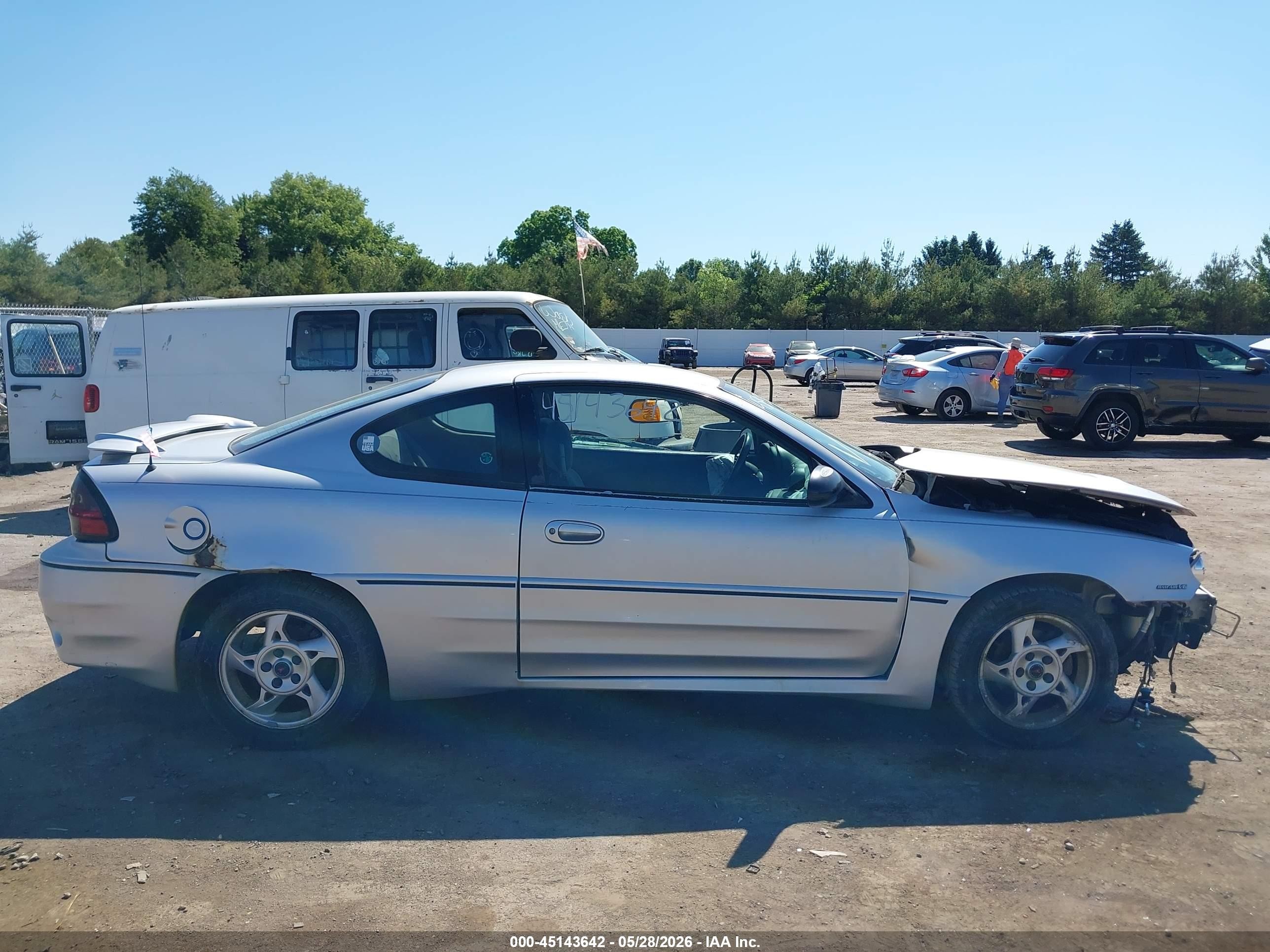2002 Pontiac Grand Am Gt Silver vin: 1G2NW12E62C256300