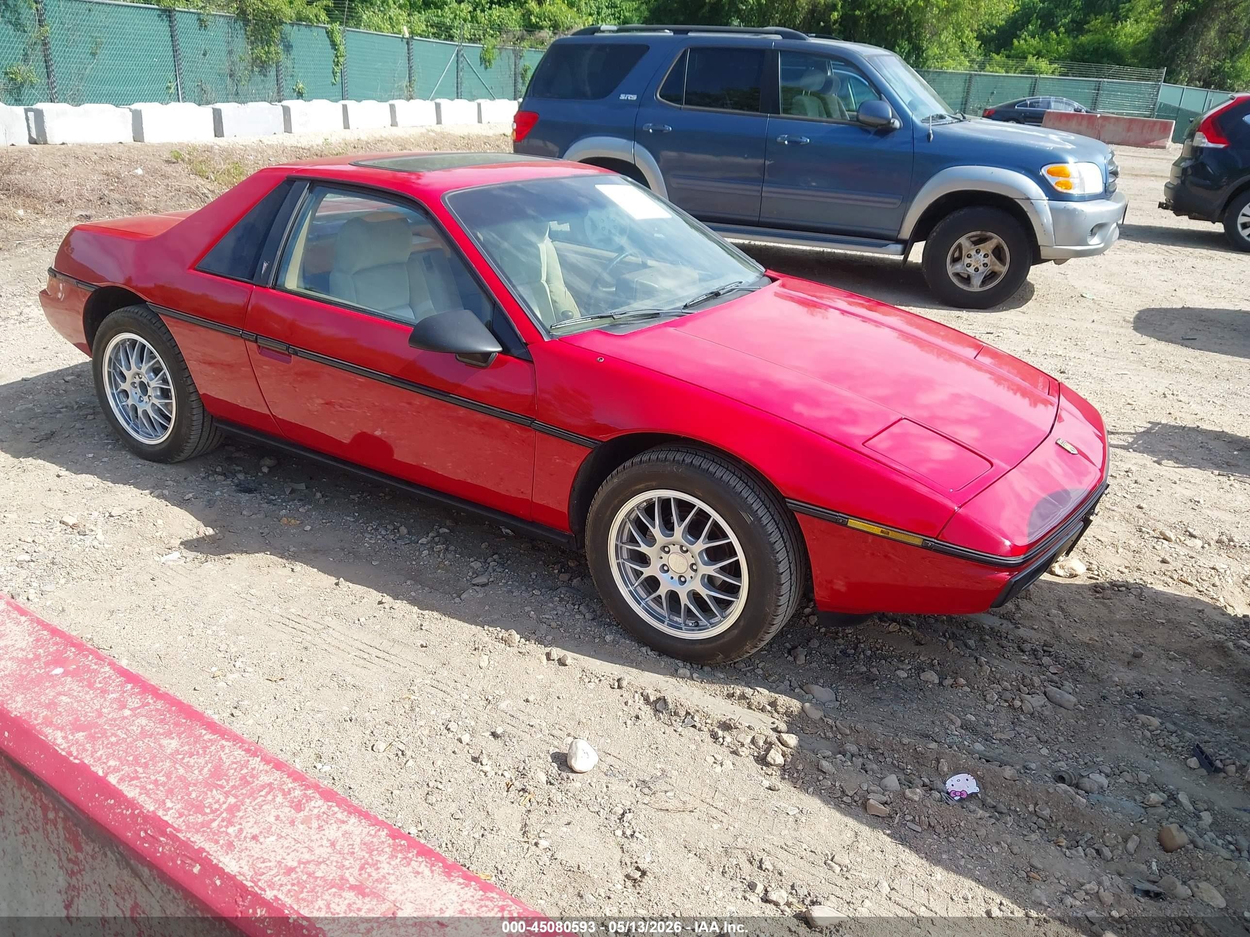 1986 Pontiac Fiero   Red vin: 1G2PE37R9GP269044
