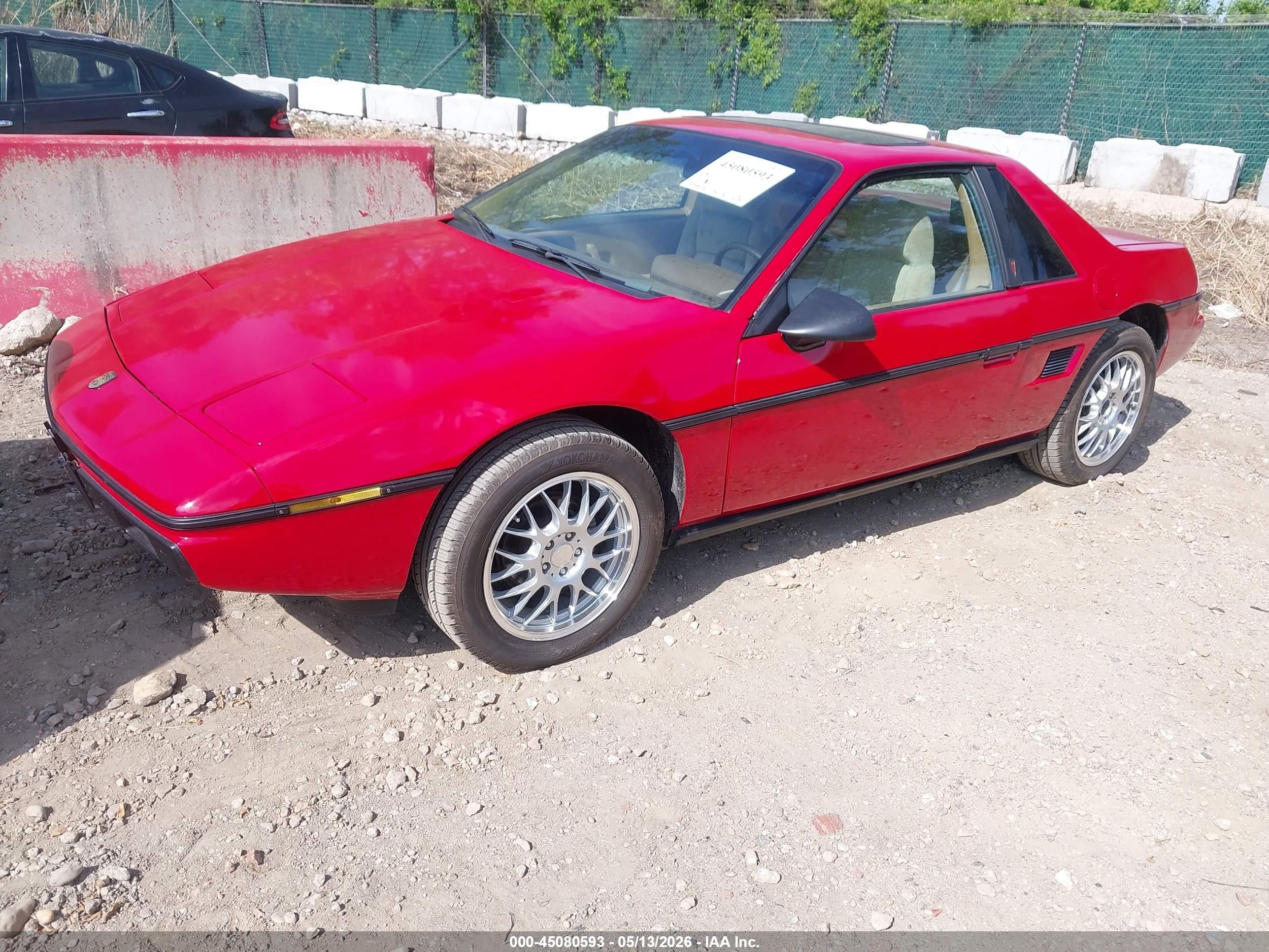 1986 Pontiac Fiero   Red vin: 1G2PE37R9GP269044