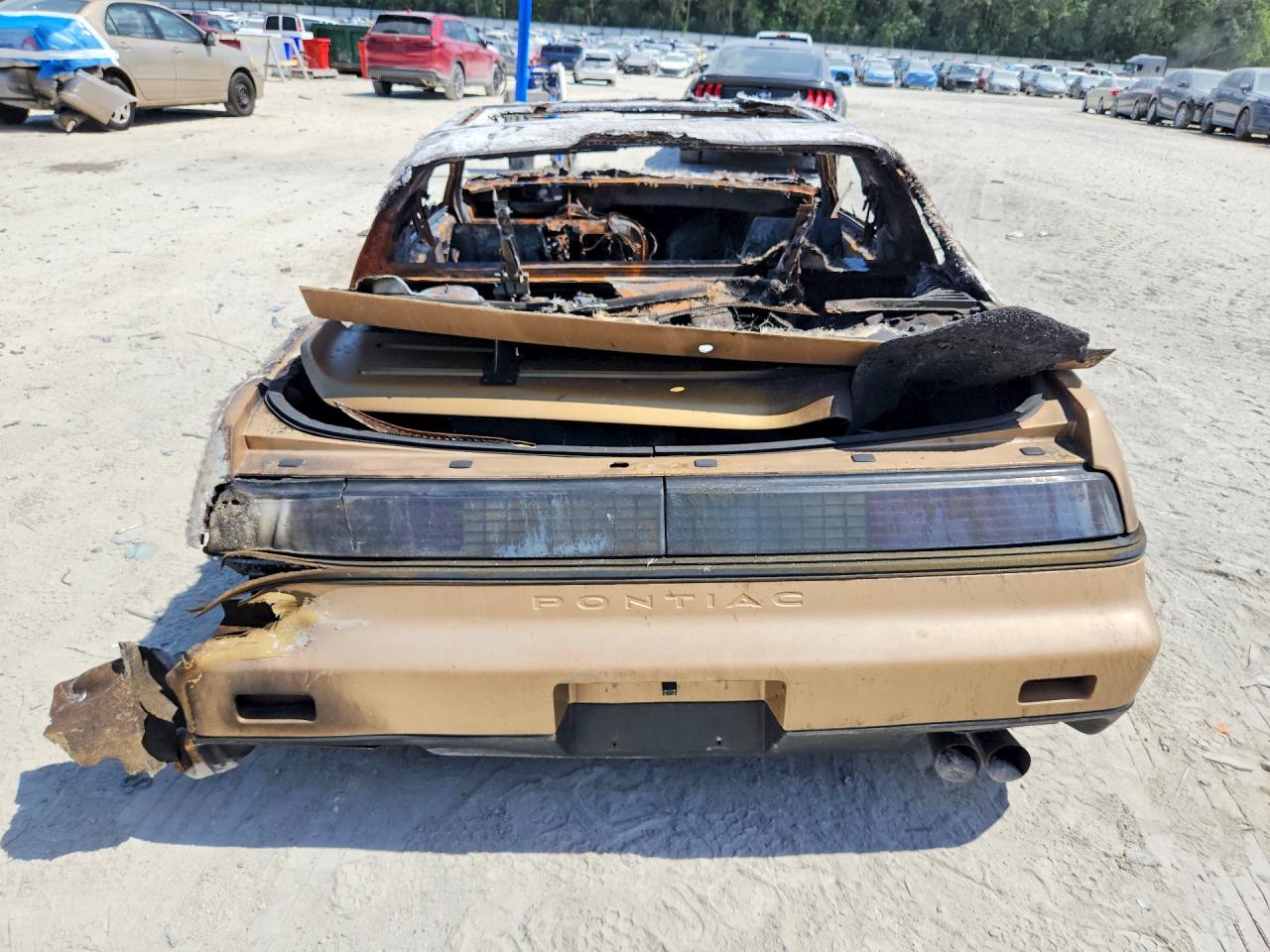 1986 Pontiac Fiero Se Gold vin: 1G2PF3794GP236482