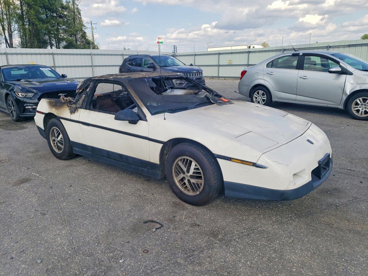 1986 Pontiac Fiero Se Burn vin: 1G2PF37R9GP271356