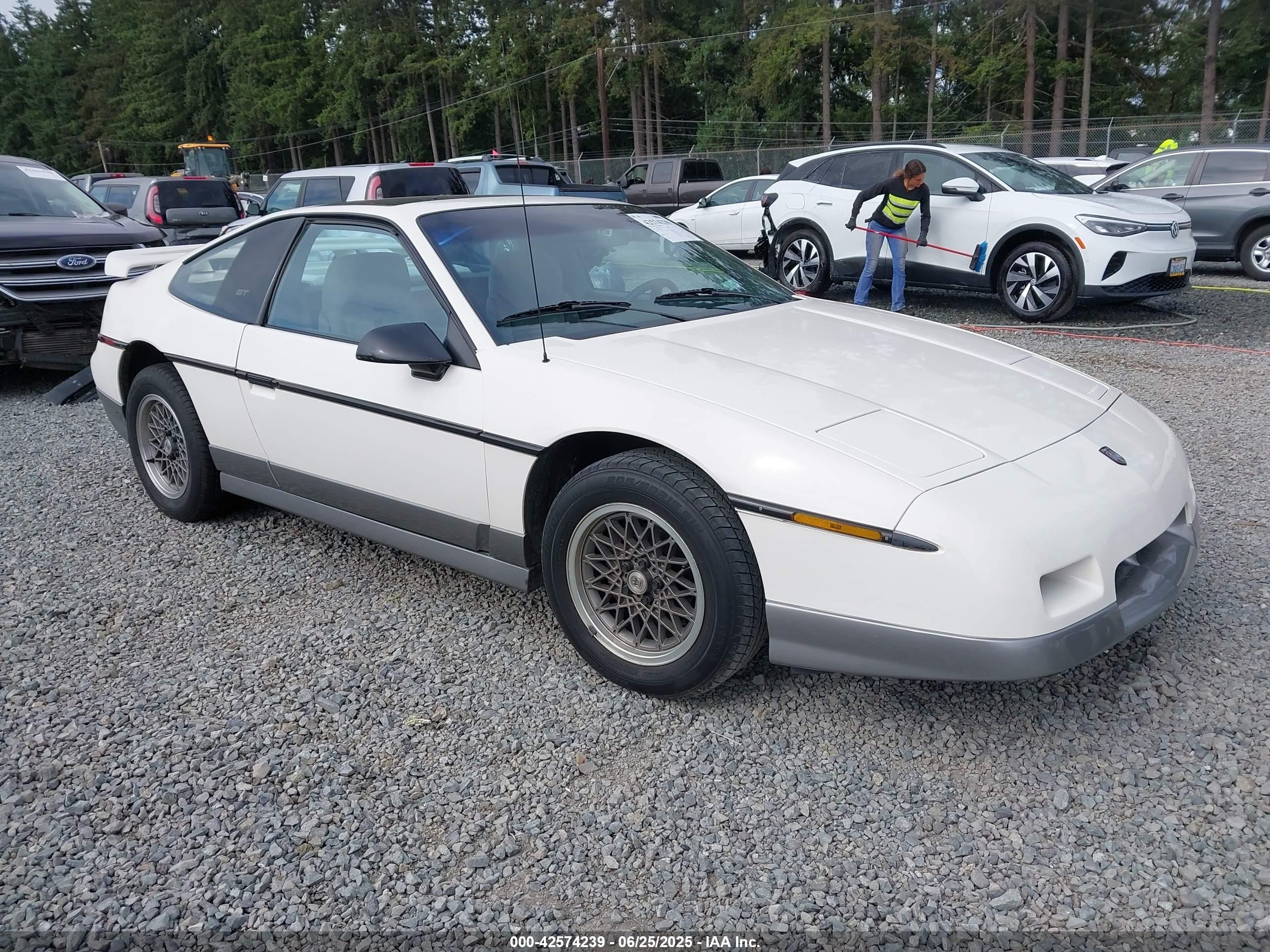 1986 Pontiac Fiero Gt White vin: 1G2PG9790GP268409