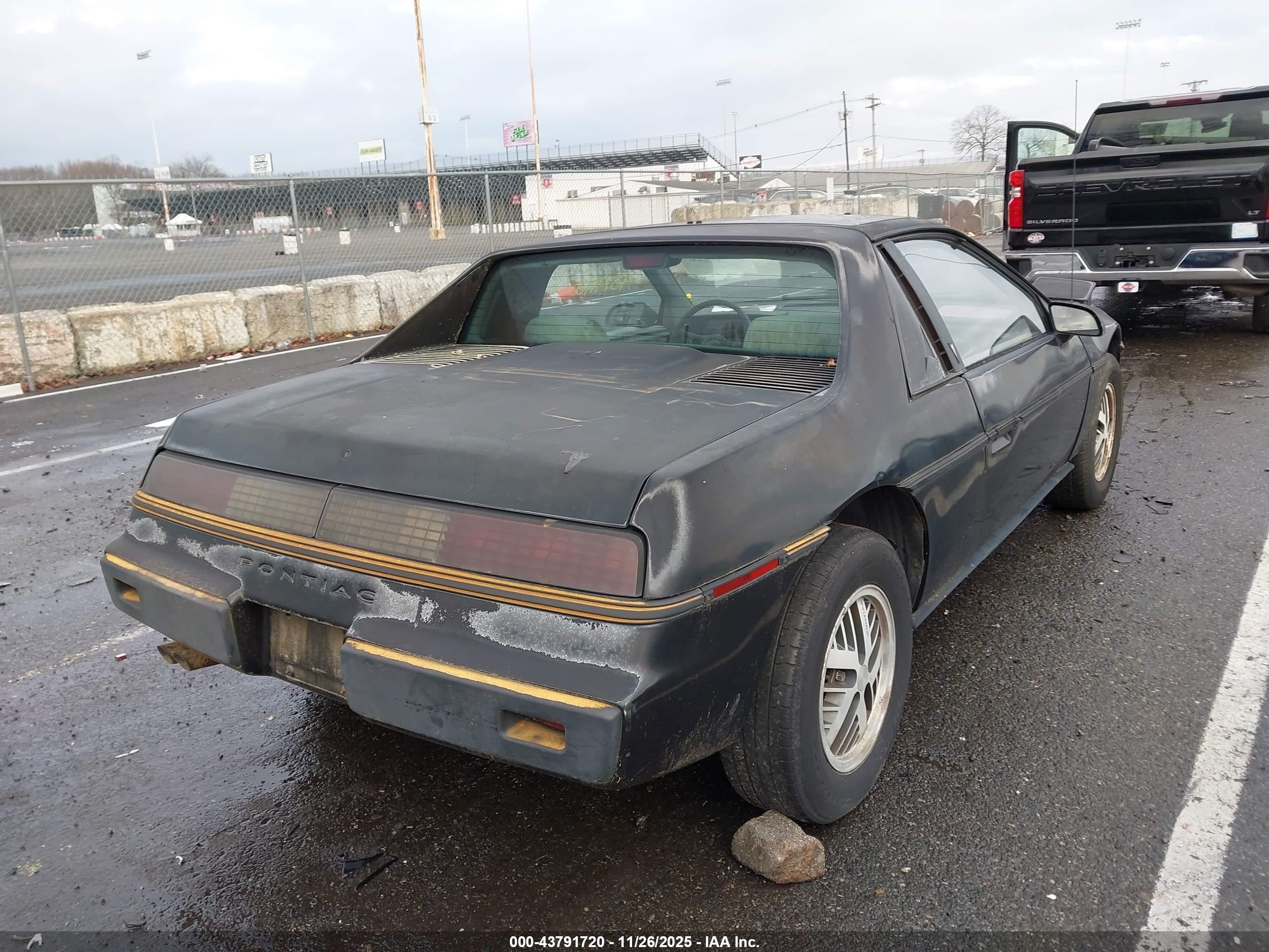 1986 Pontiac Fiero Sport Black vin: 1G2PM37R1GP272877