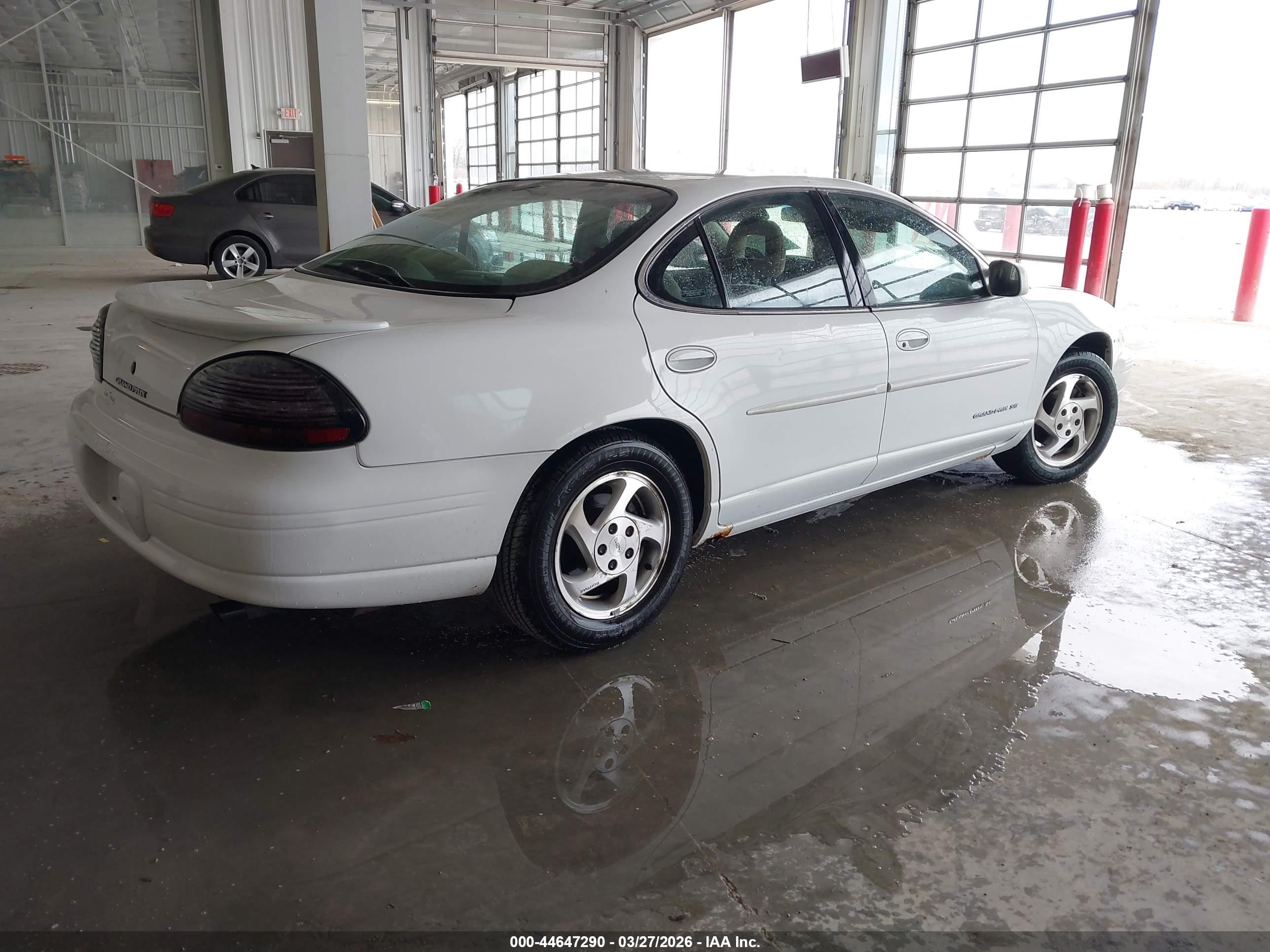 1997 Pontiac Grand Prix Se Белый vin: 1G2WJ52K6VF287551