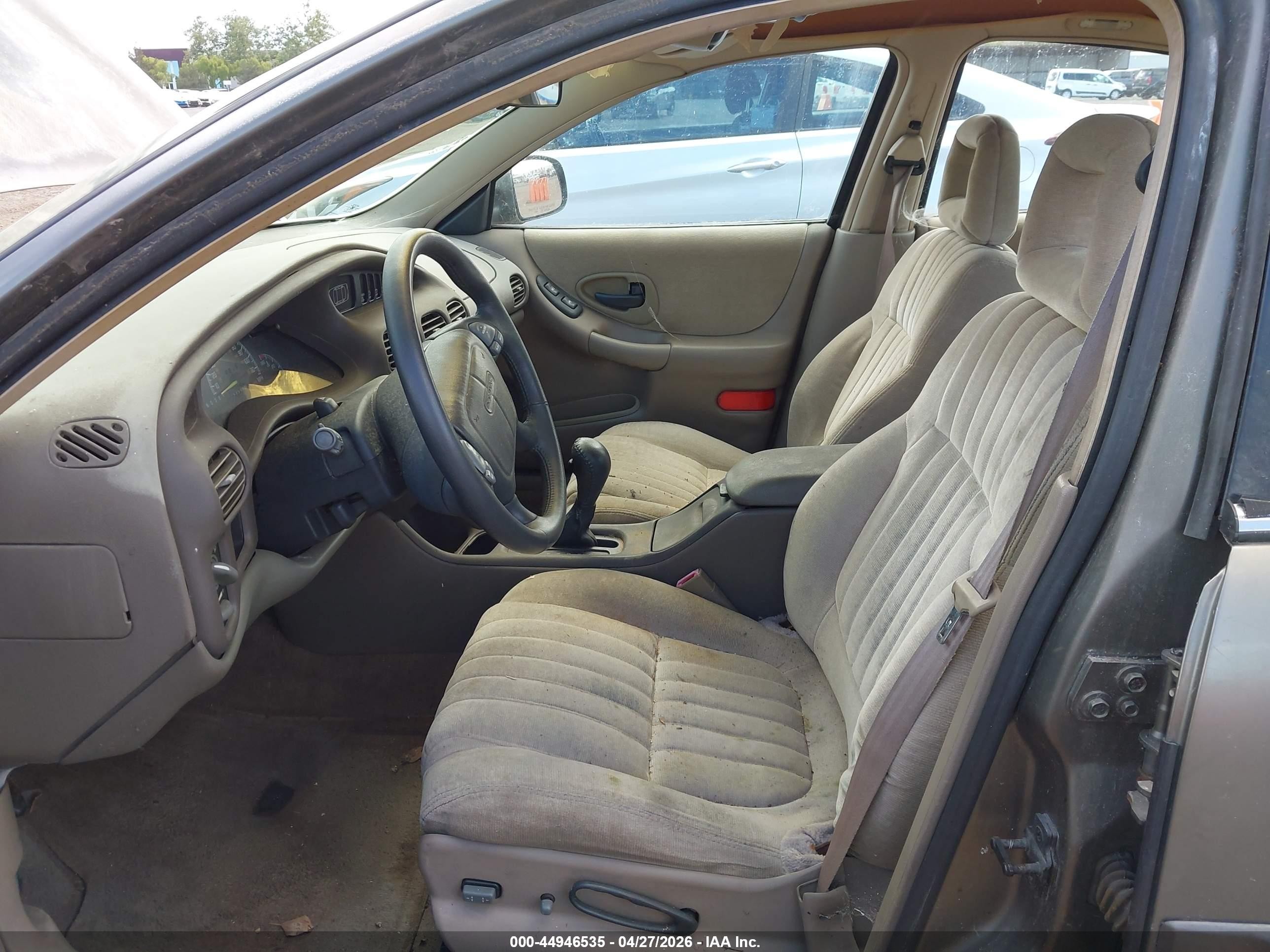 1998 Pontiac Grand Prix Se Gray vin: 1G2WJ52K7WF285809