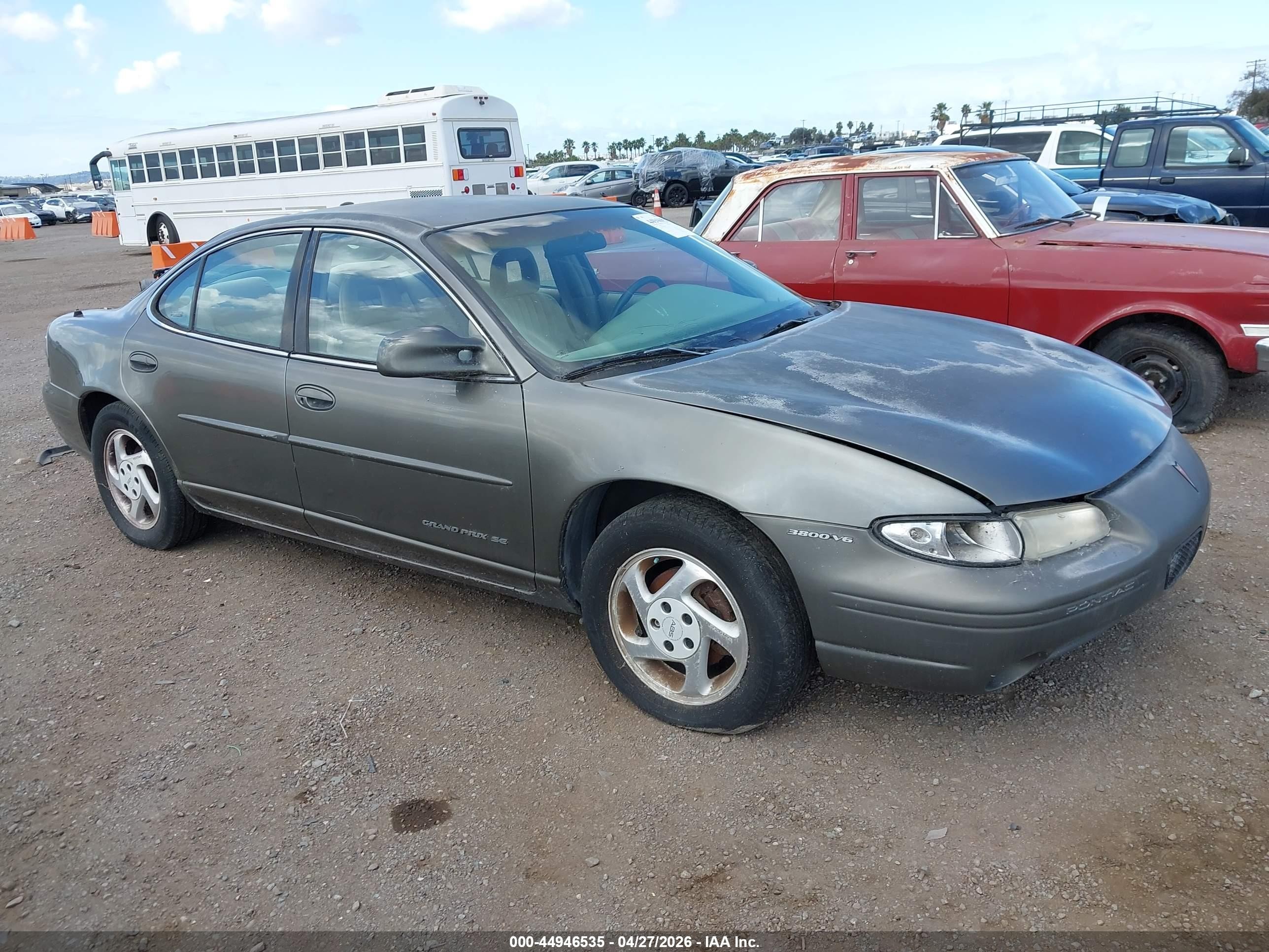 1998 Pontiac Grand Prix Se Gray vin: 1G2WJ52K7WF285809