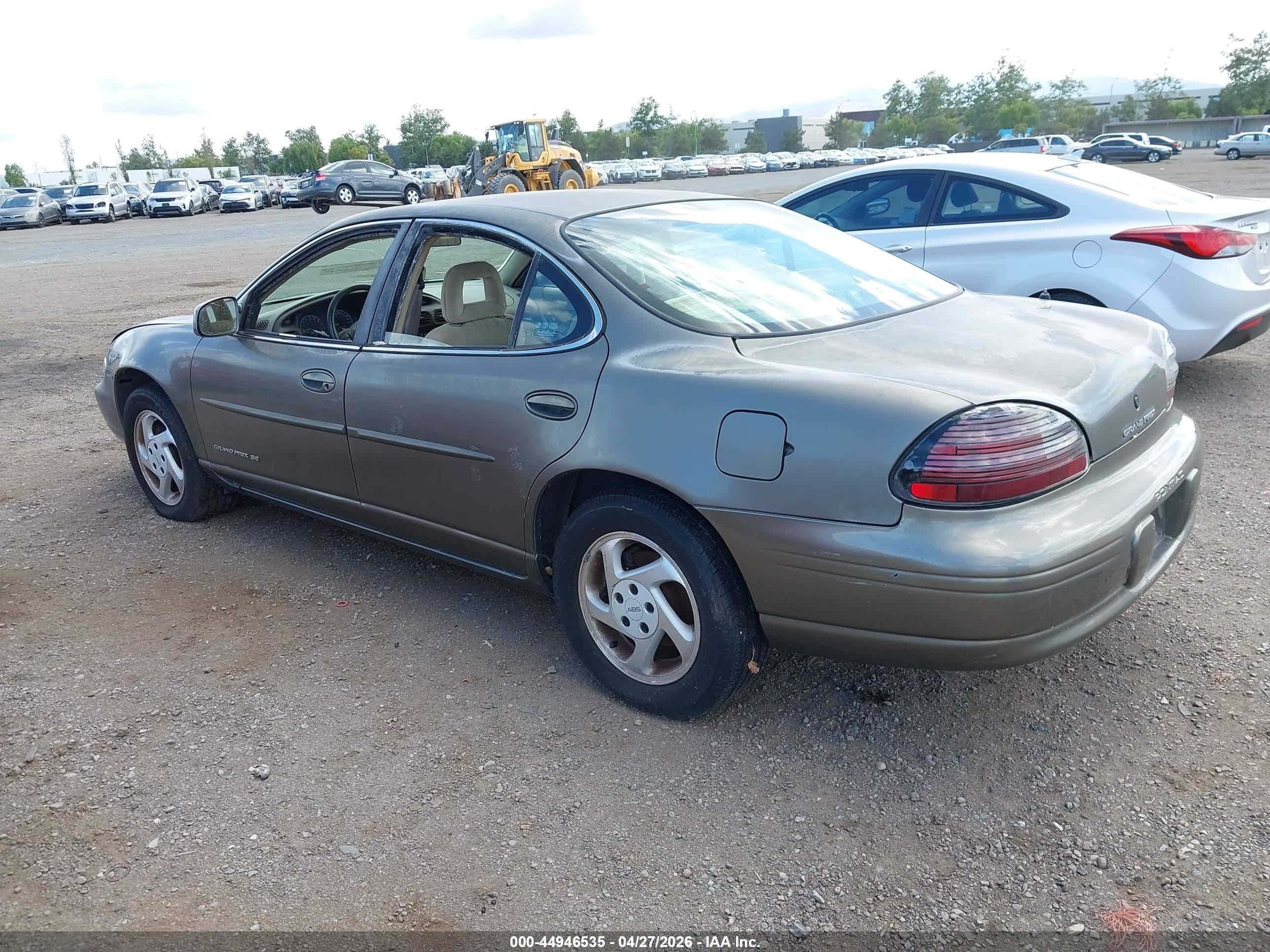 1998 Pontiac Grand Prix Se Gray vin: 1G2WJ52K7WF285809