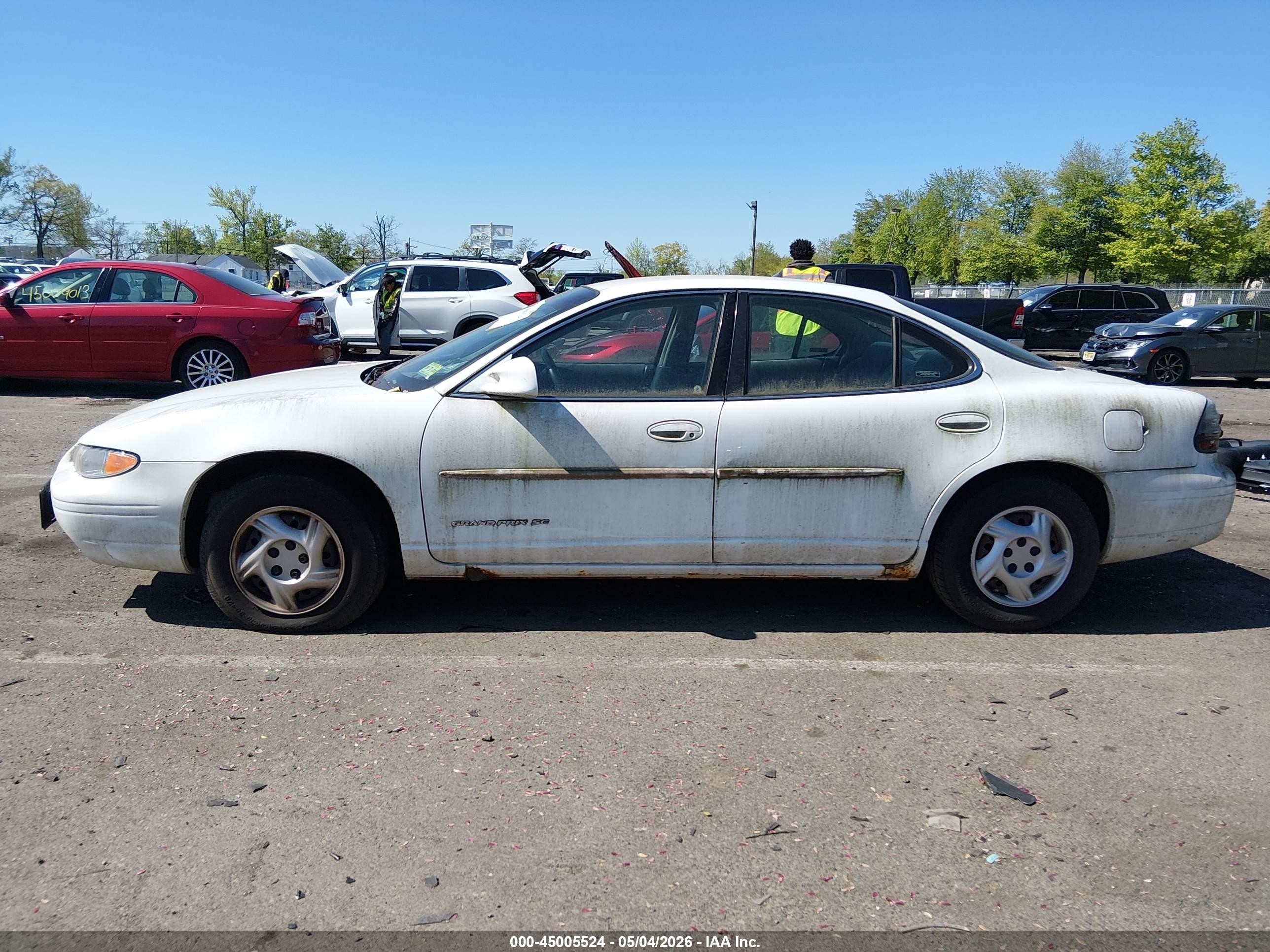 1997 Pontiac Grand Prix Se White vin: 1G2WJ52M0VF300828