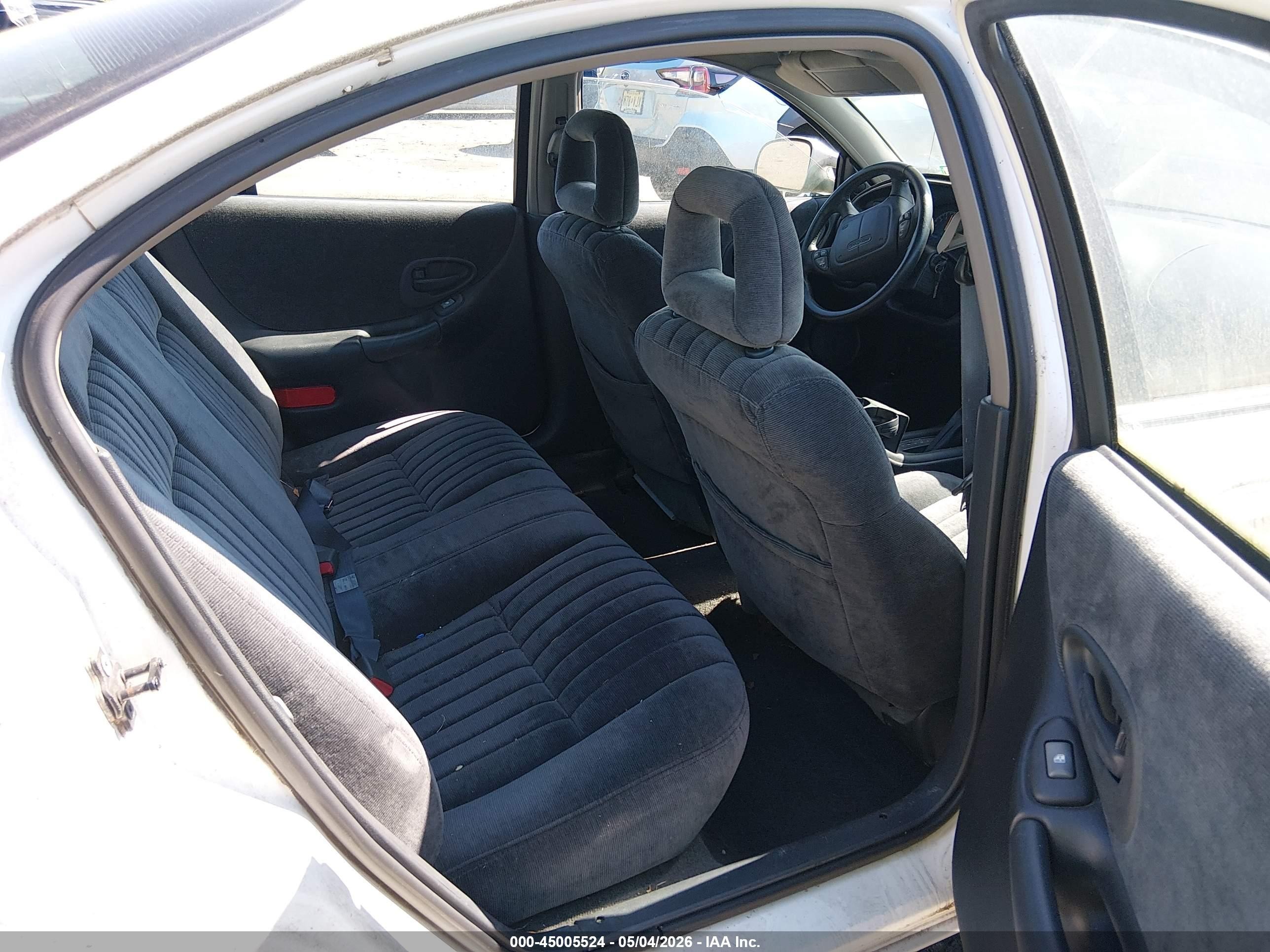 1997 Pontiac Grand Prix Se White vin: 1G2WJ52M0VF300828