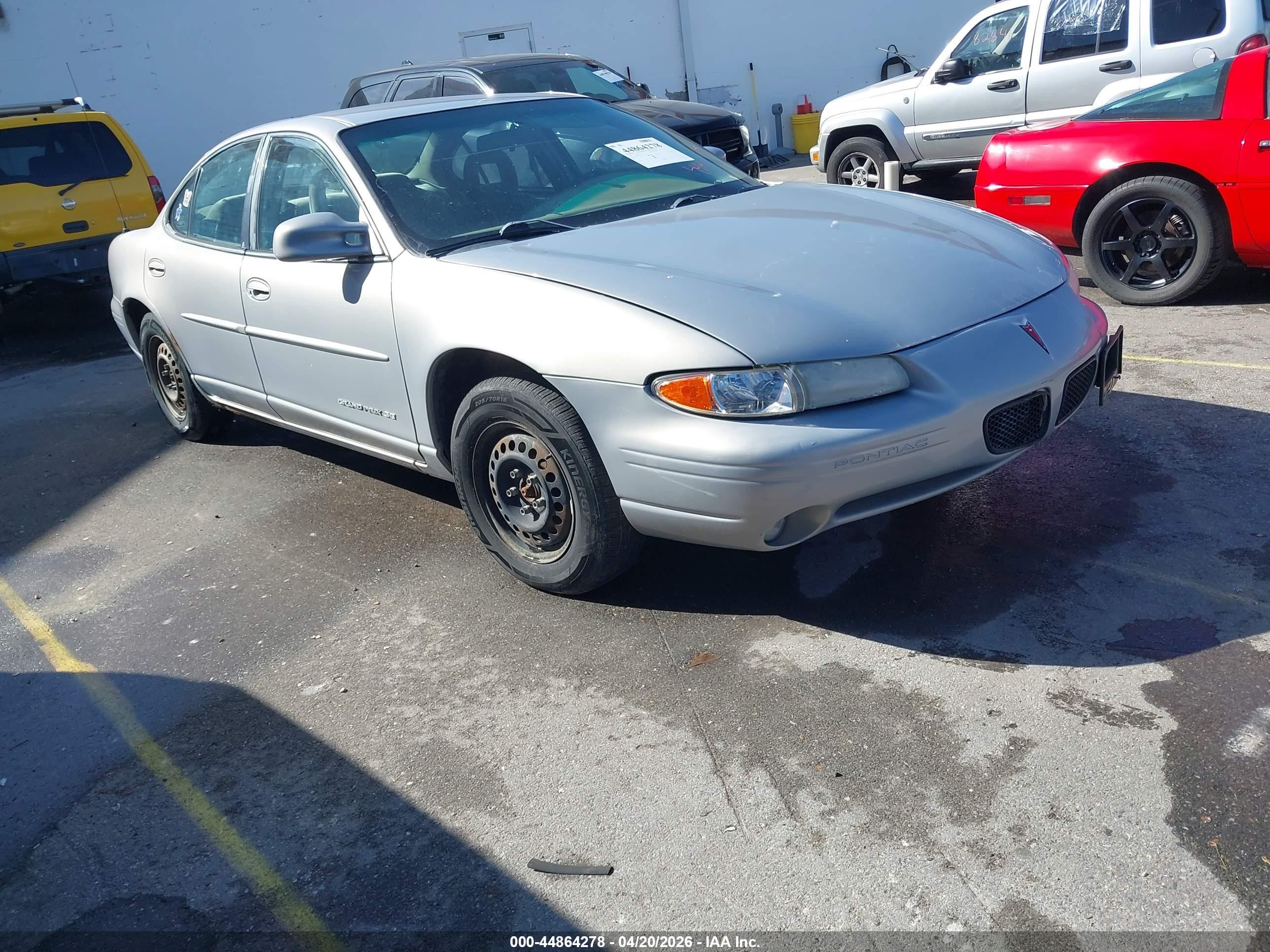 1998 Pontiac Grand Prix Se Серебряный vin: 1G2WJ52M1WF221086
