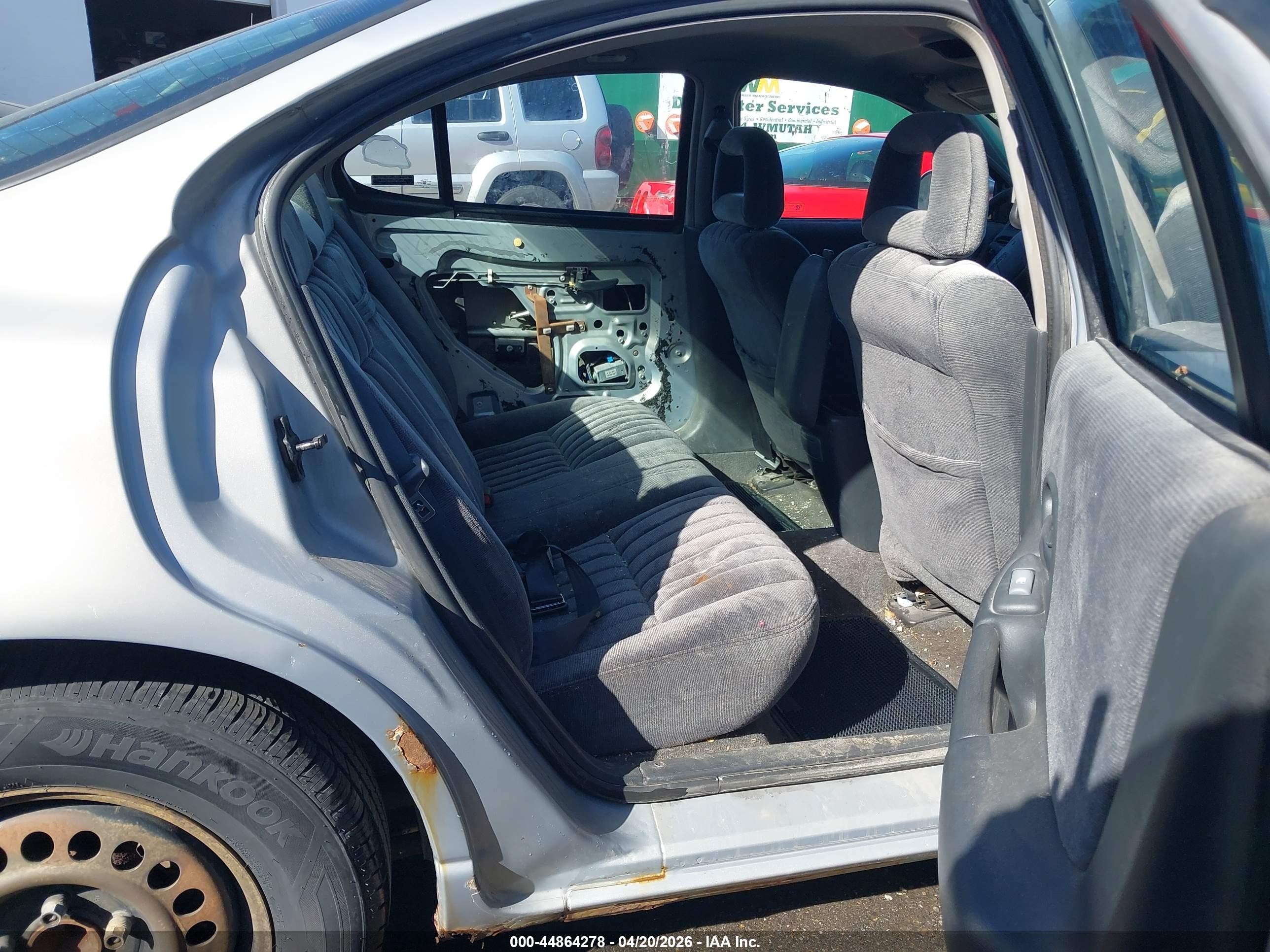 1998 Pontiac Grand Prix Se Серебряный vin: 1G2WJ52M1WF221086