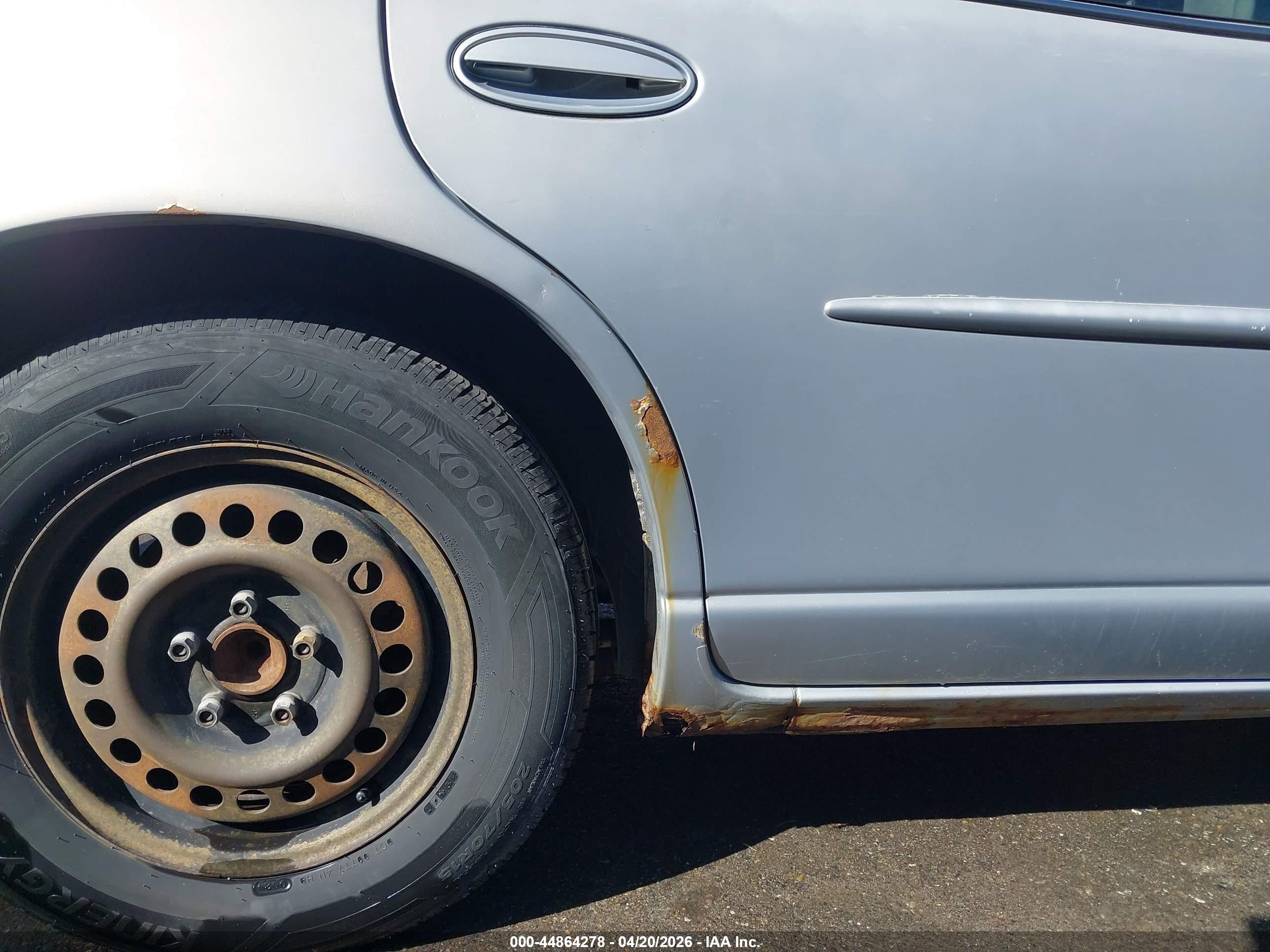 1998 Pontiac Grand Prix Se Серебряный vin: 1G2WJ52M1WF221086