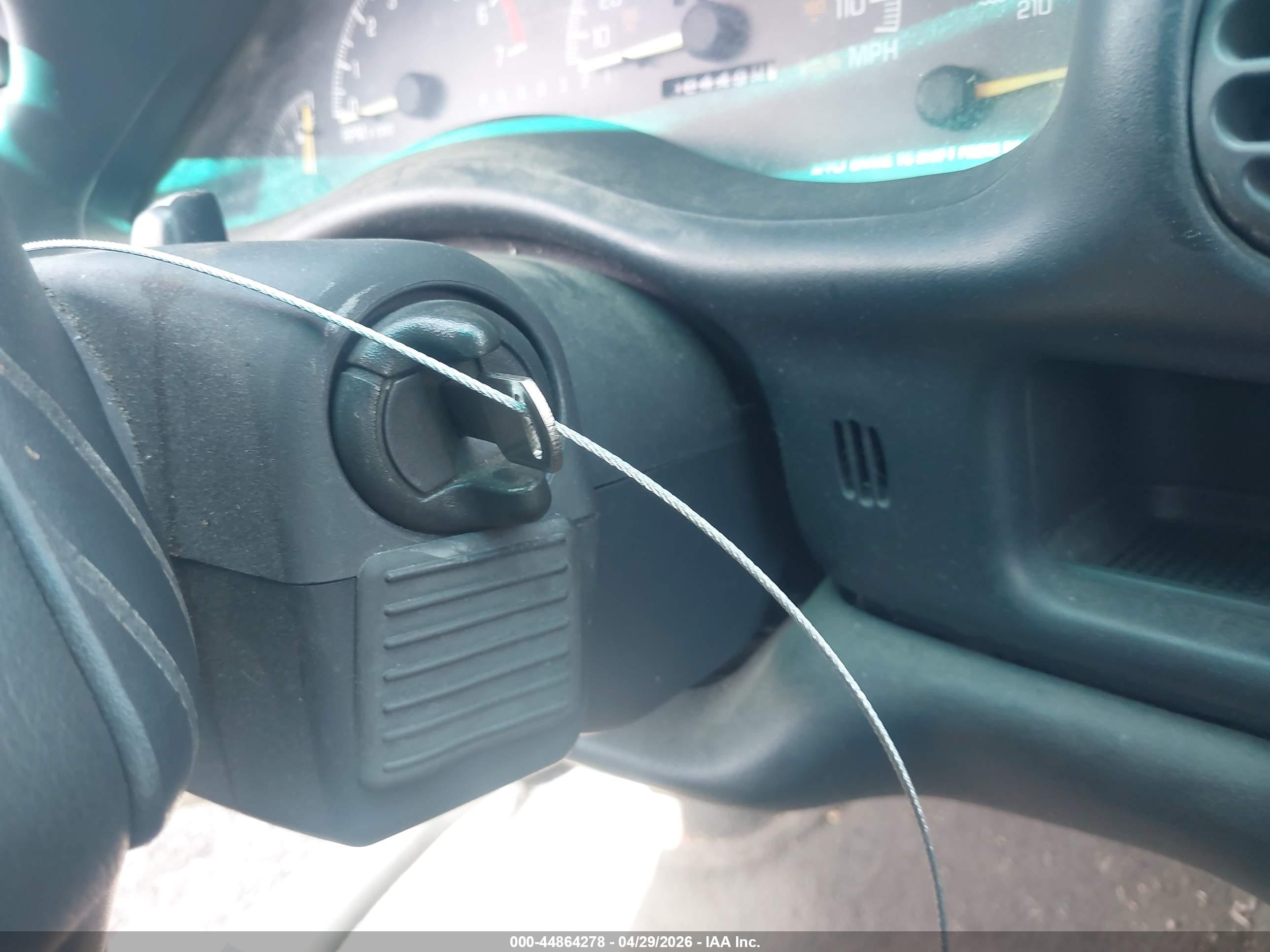 1998 Pontiac Grand Prix Se Серебряный vin: 1G2WJ52M1WF221086