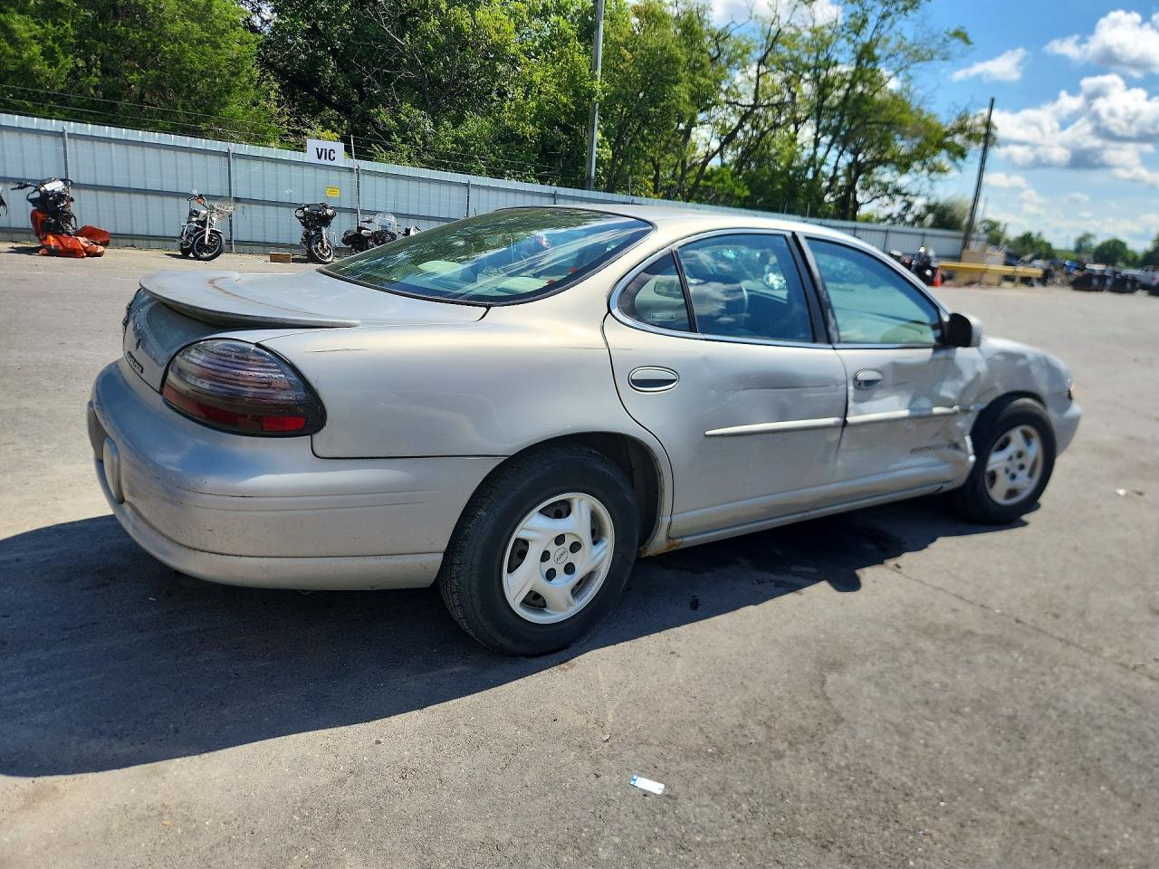 1999 Pontiac Grand Prix Se Silver vin: 1G2WJ52M4XF272406