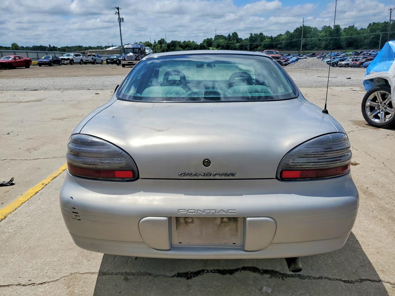1999 Pontiac Grand Prix Se Silver vin: 1G2WJ52M9XF205865