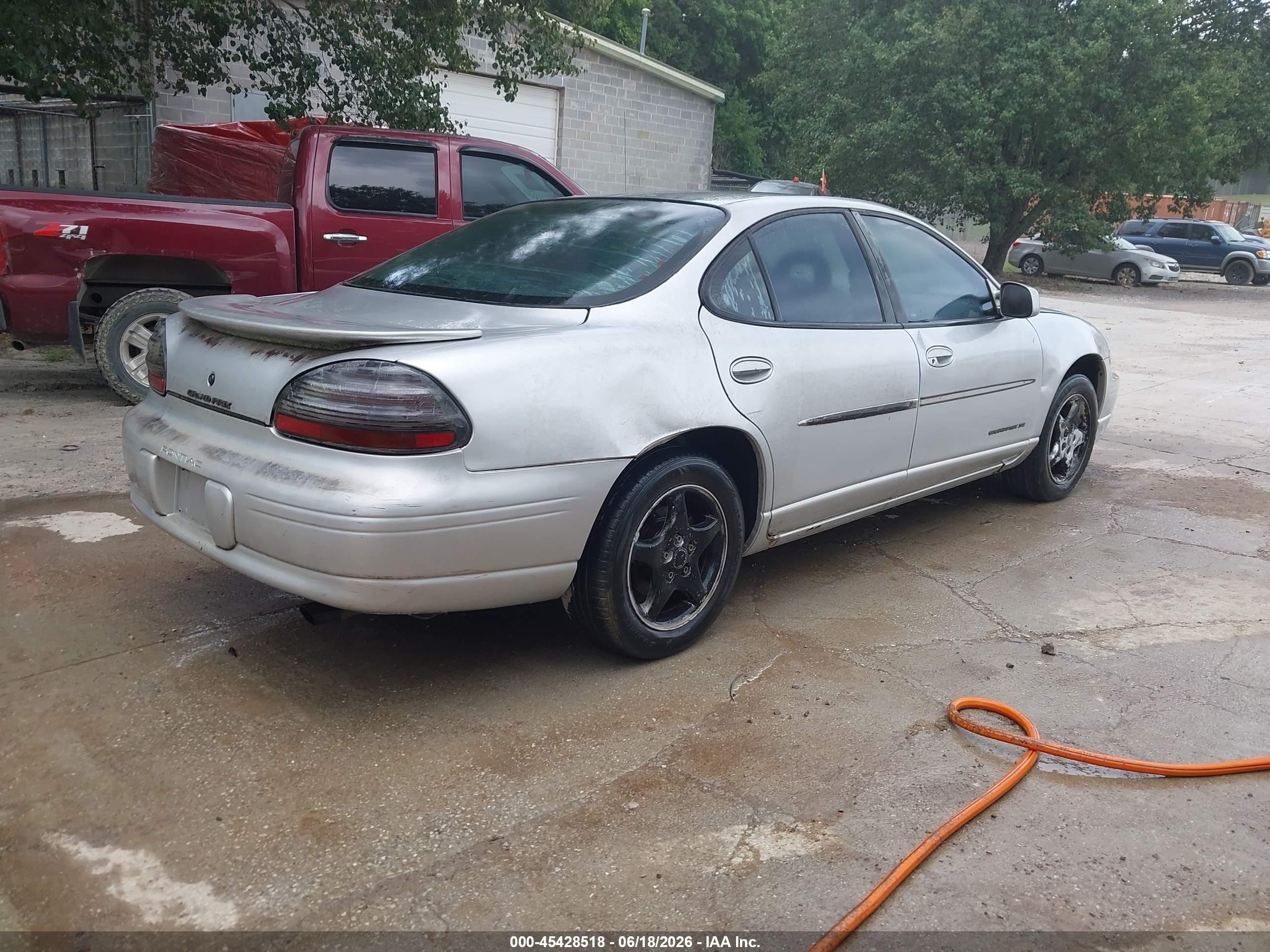 2001 Pontiac Grand Prix Se Серебряный vin: 1G2WK52J31F187454