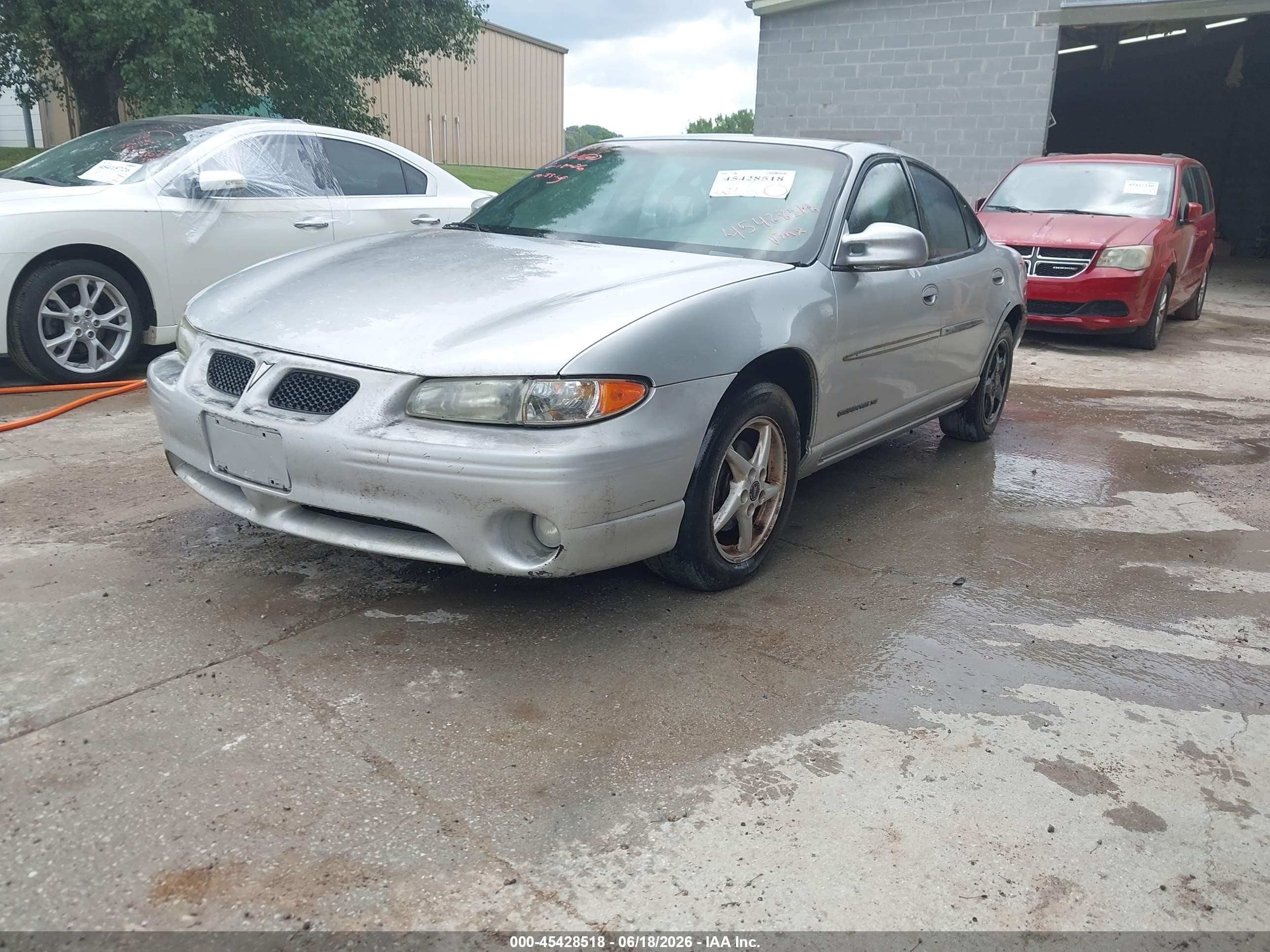 2001 Pontiac Grand Prix Se Серебряный vin: 1G2WK52J31F187454