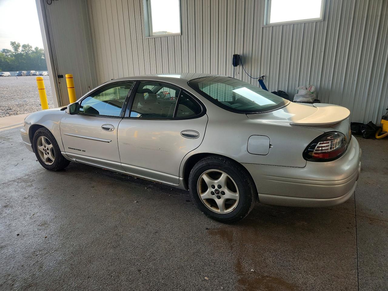 2002 Pontiac Grand Prix Se Silver vin: 1G2WK52J62F292250