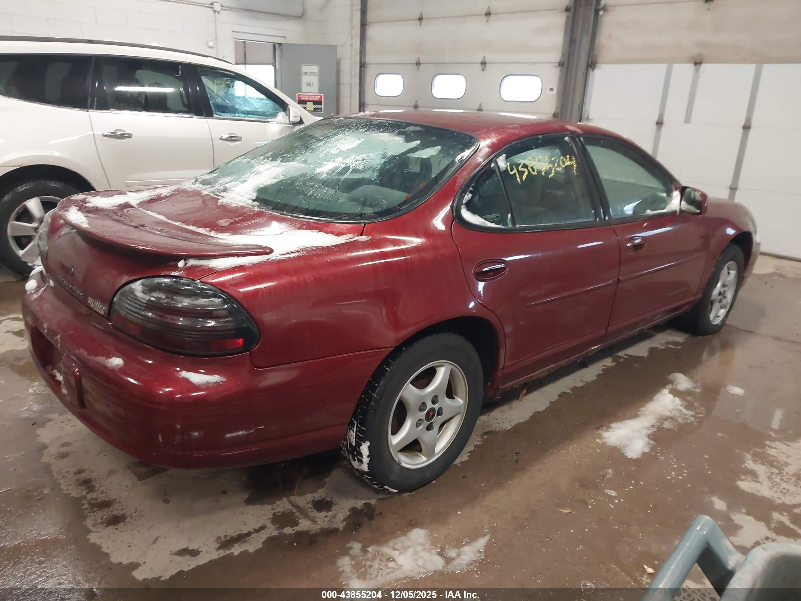 2001 Pontiac Grand Prix Se Red vin: 1G2WK52J81F188986
