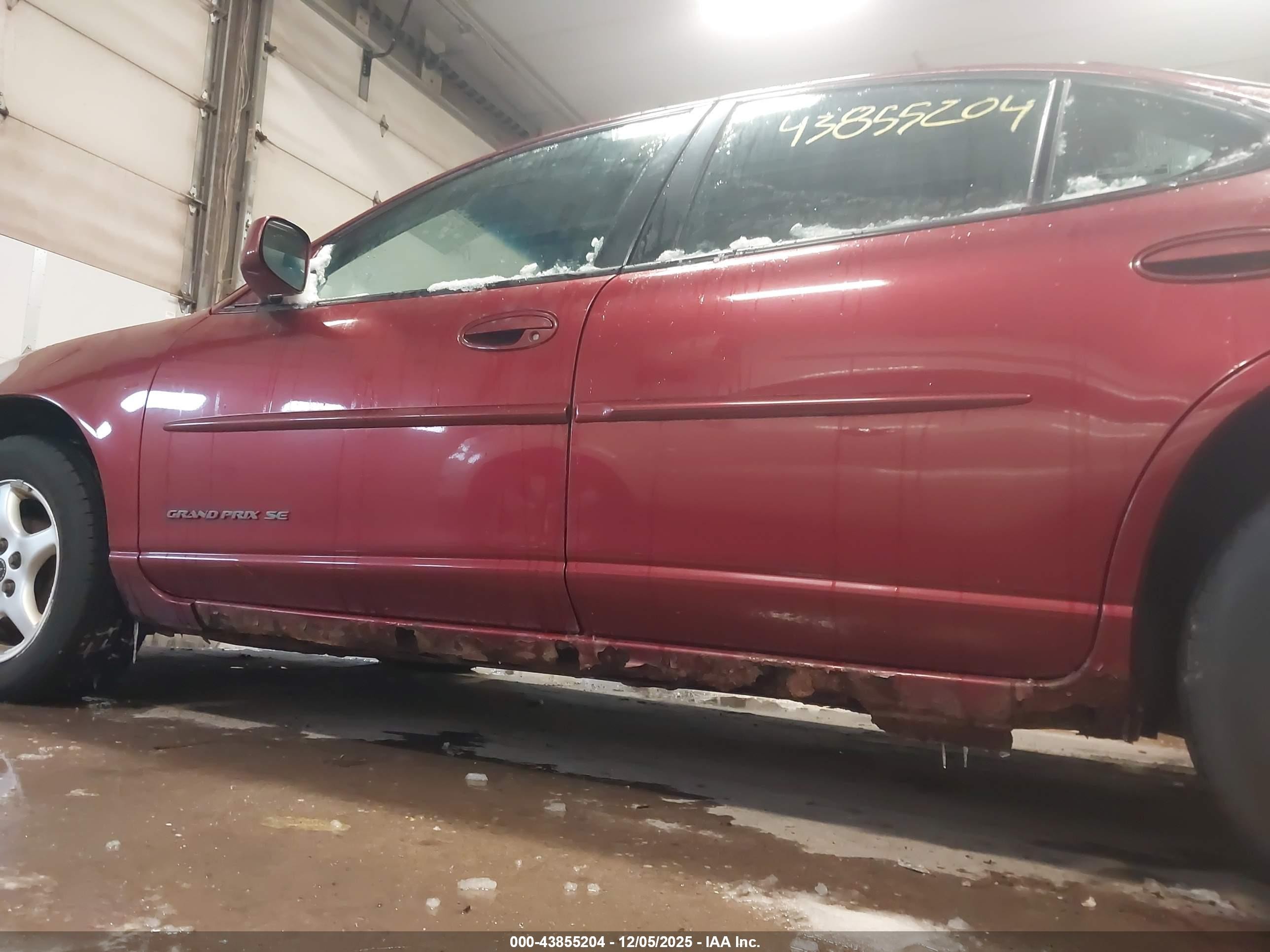 2001 Pontiac Grand Prix Se Red vin: 1G2WK52J81F188986