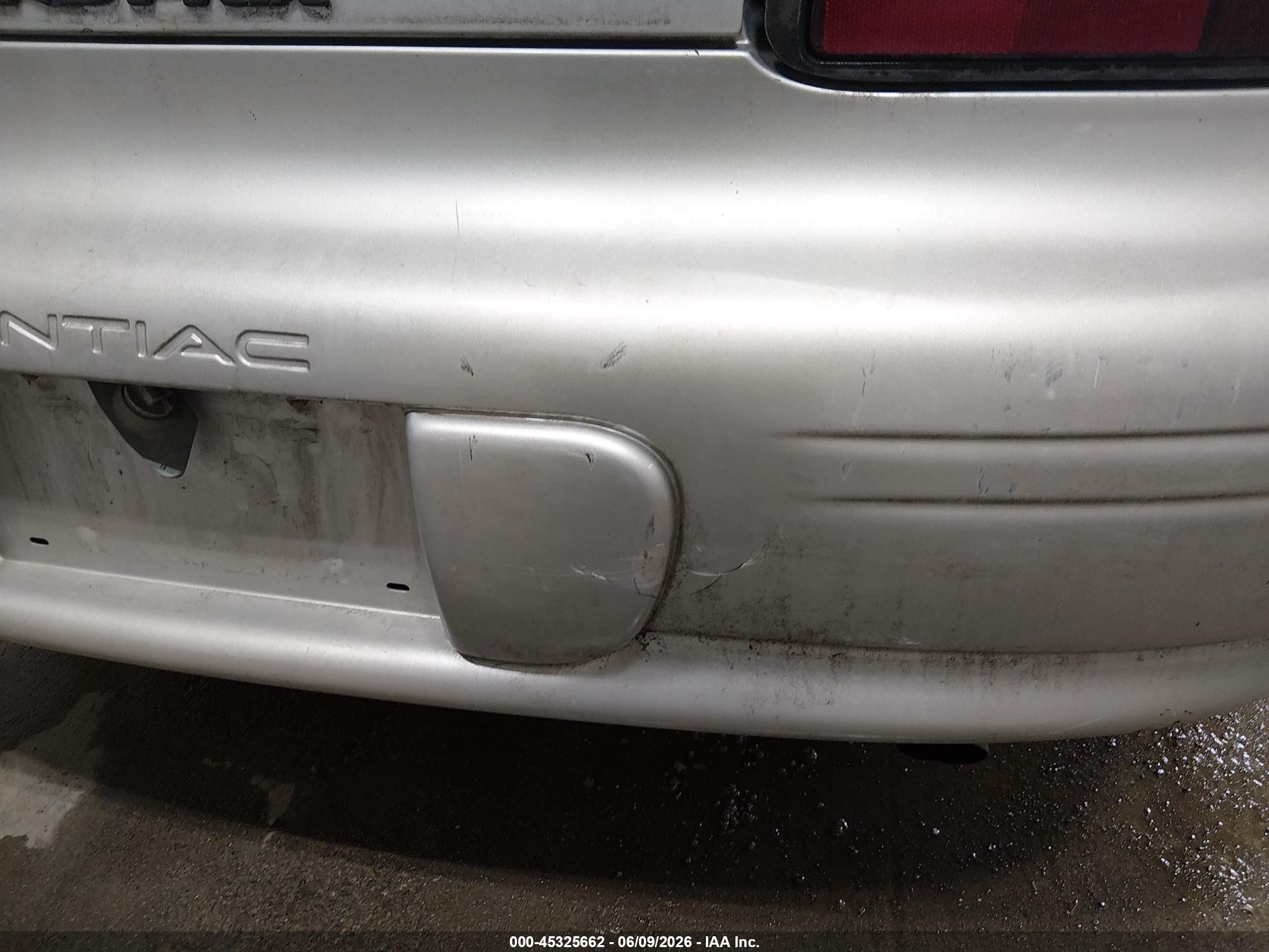 2002 Pontiac Grand Prix Se Серебряный vin: 1G2WK52JX2F206731