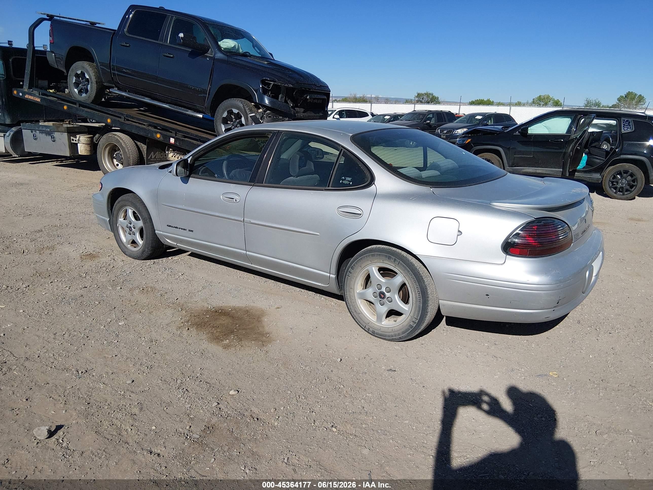 2002 Pontiac Grand Prix Se Silver vin: 1G2WK52JX2F239888