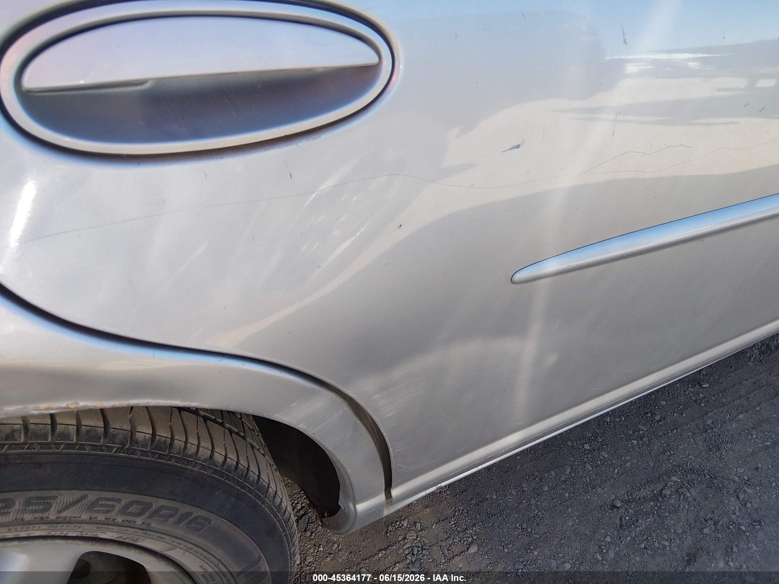 2002 Pontiac Grand Prix Se Silver vin: 1G2WK52JX2F239888