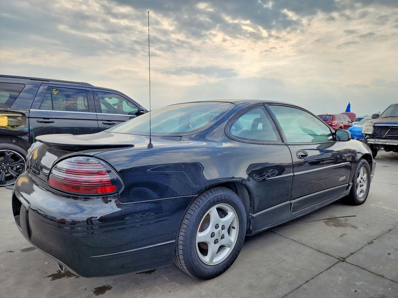 1997 Pontiac Grand Prix Gtp Black vin: 1G2WP1213VF249841